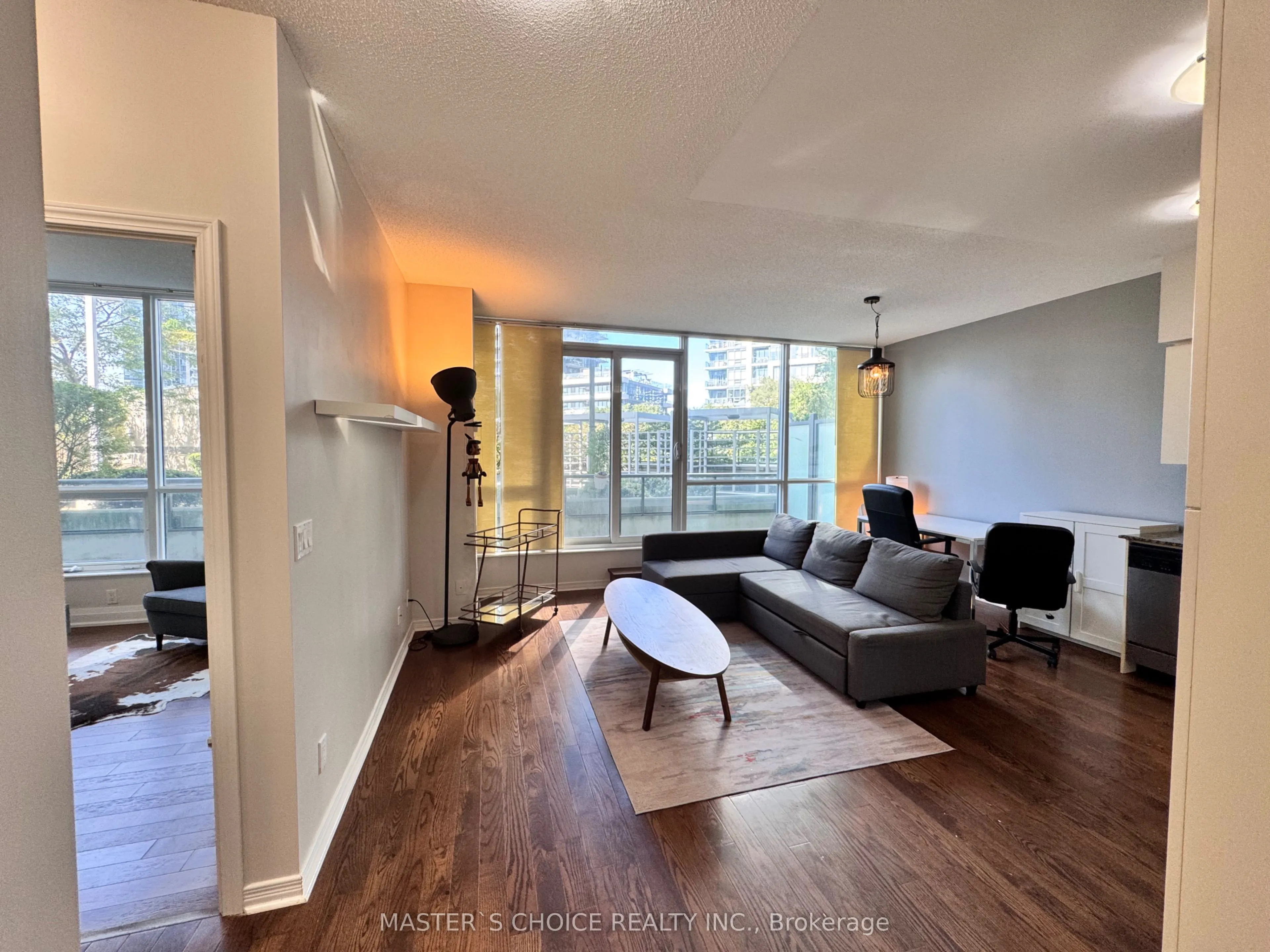 2230 Lake Shore Boulevard W, #210