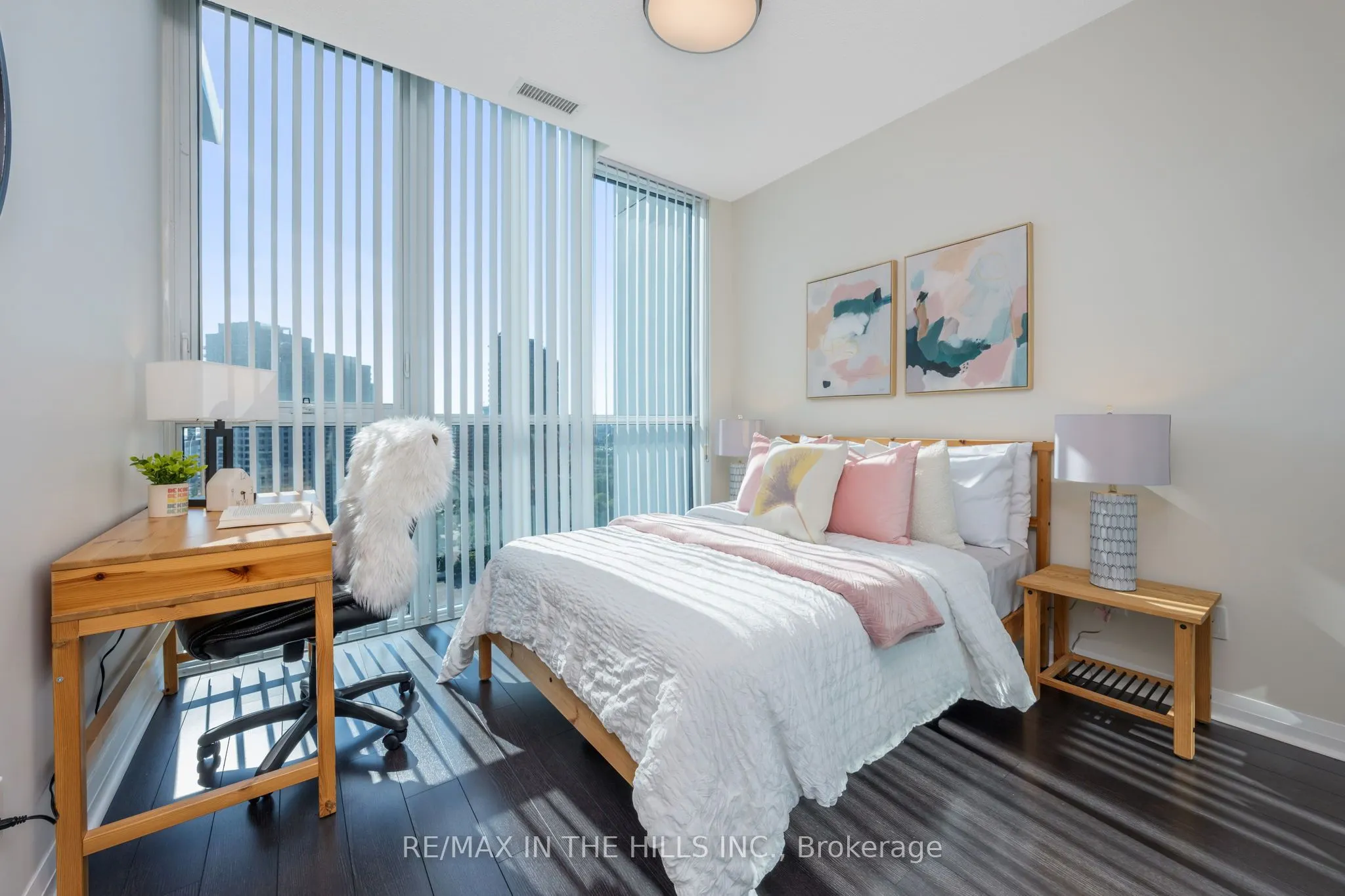 55 Eglinton Avenue W, #2007