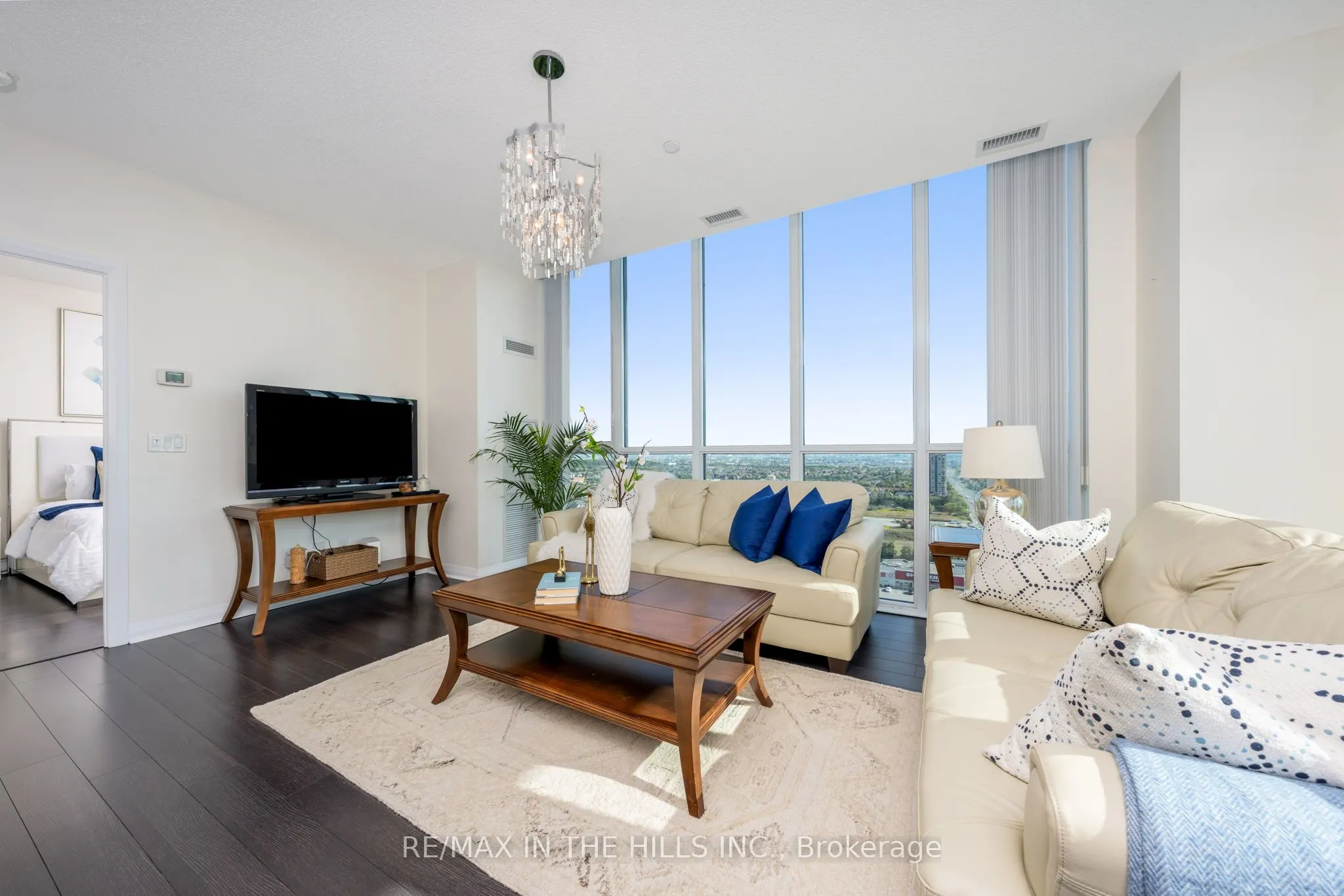 55 Eglinton Avenue W, #2007