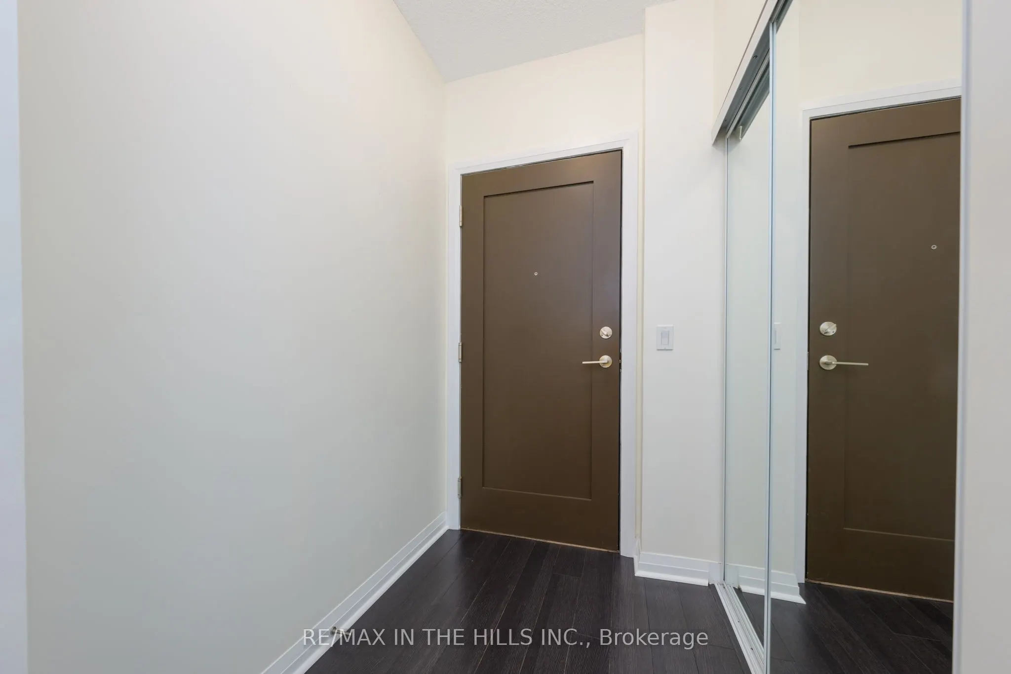 55 Eglinton Avenue W, #2007