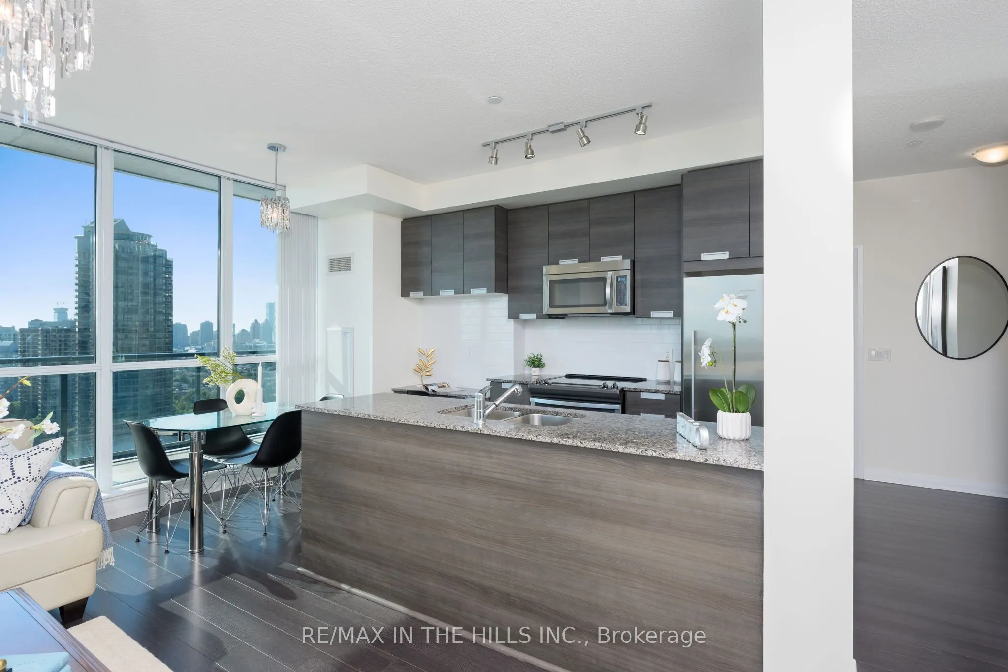 55 Eglinton Avenue W, #2007