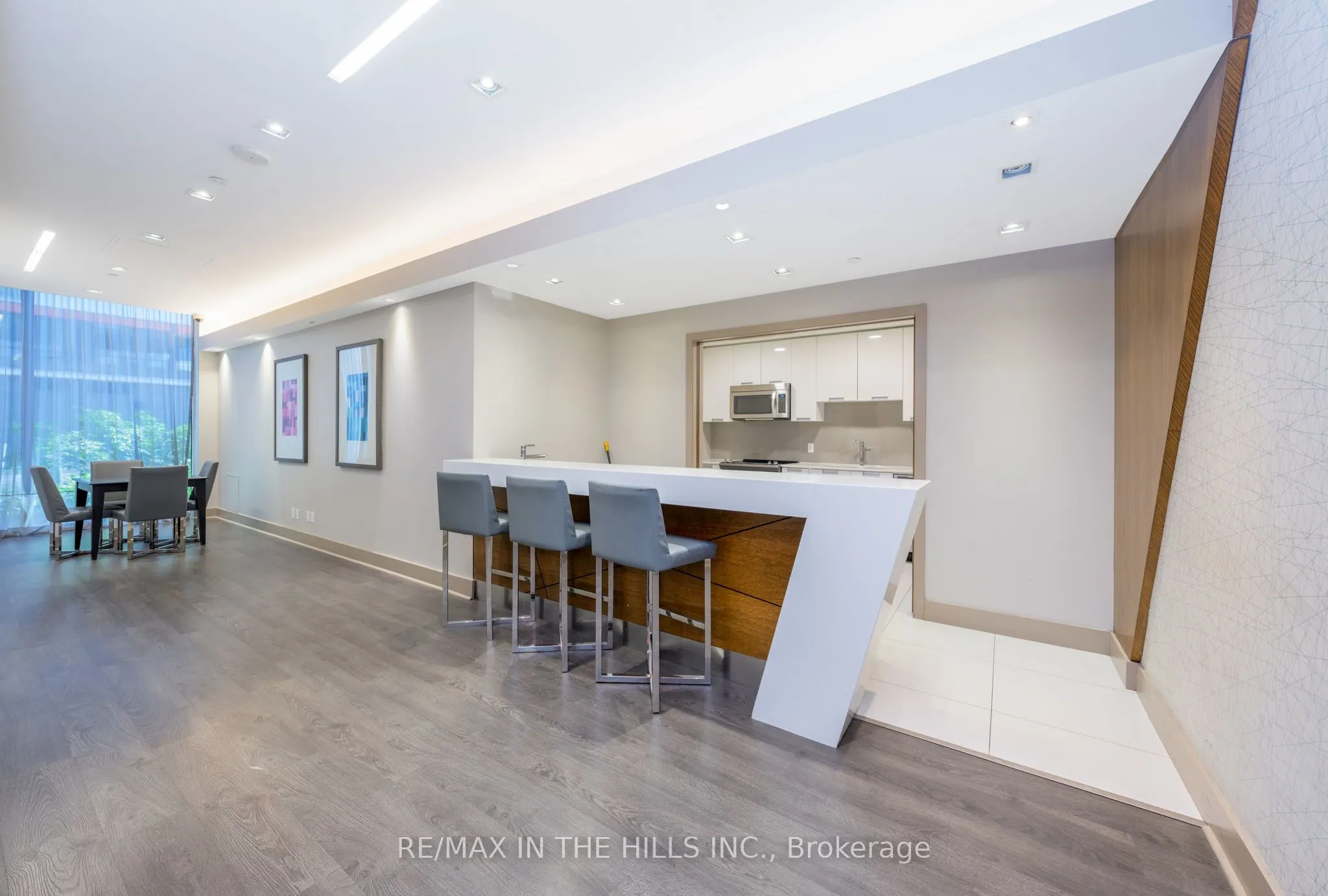 55 Eglinton Avenue W, #2007