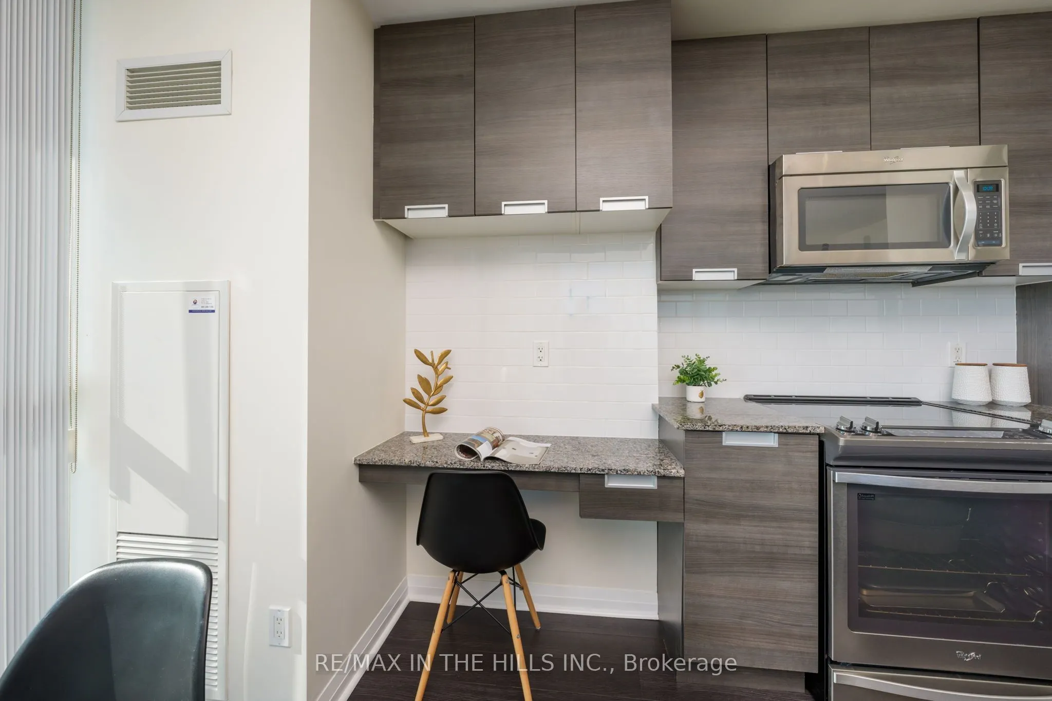 55 Eglinton Avenue W, #2007