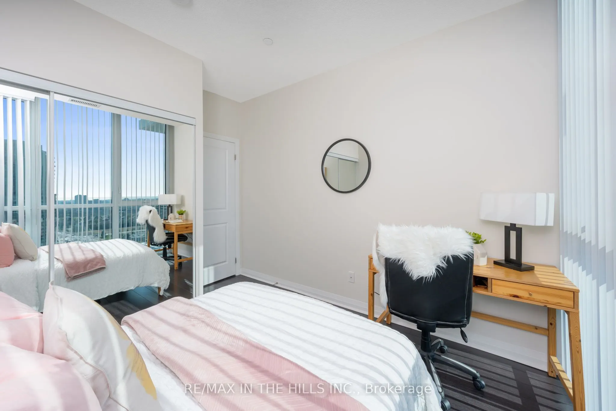 55 Eglinton Avenue W, #2007