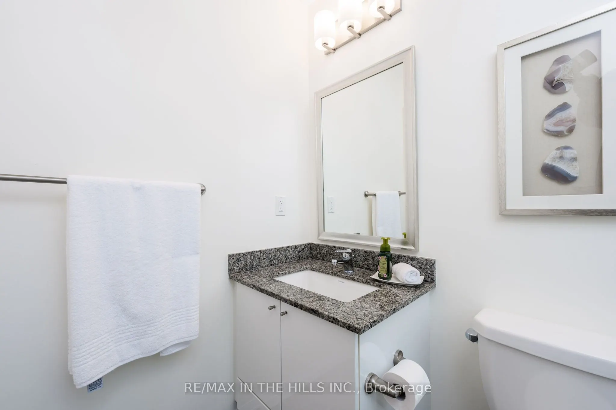 55 Eglinton Avenue W, #2007