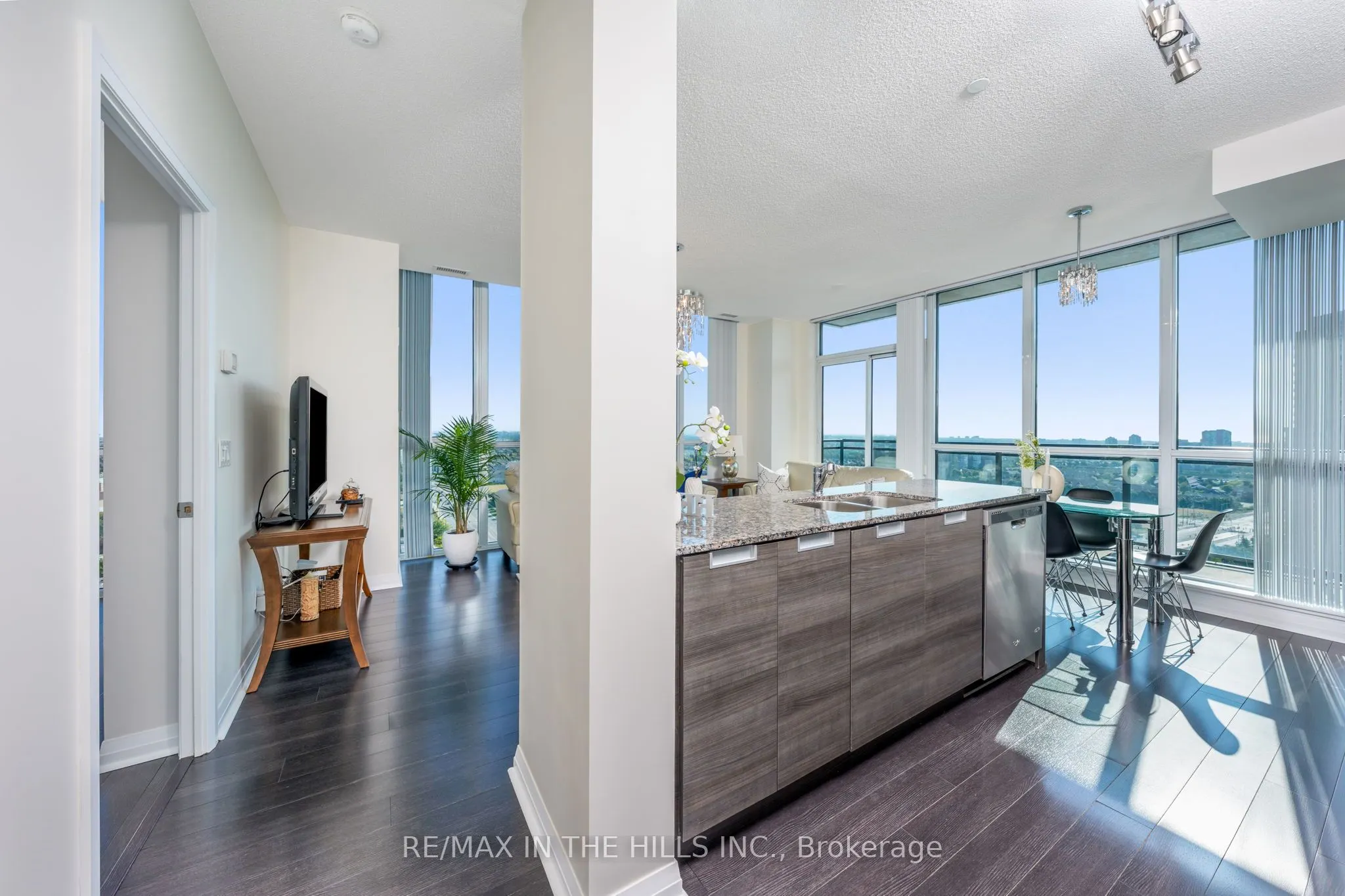 55 Eglinton Avenue W, #2007