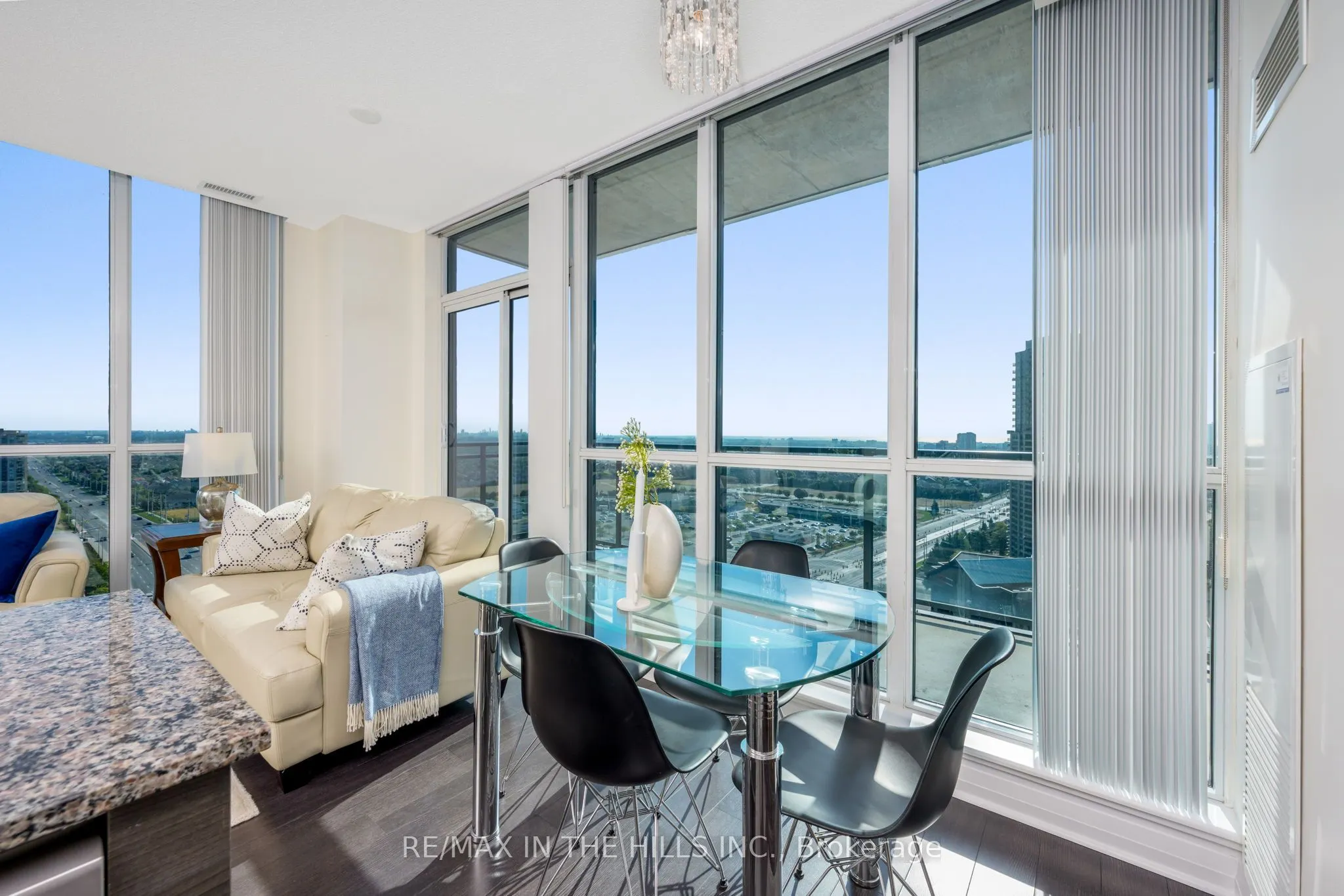 55 Eglinton Avenue W, #2007