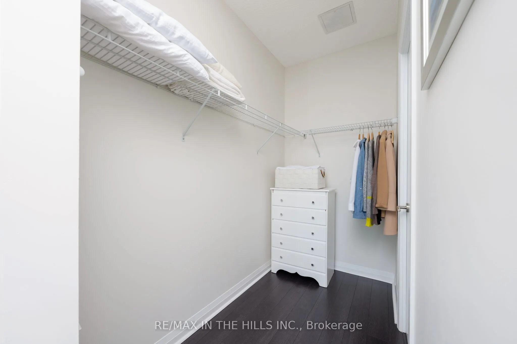 55 Eglinton Avenue W, #2007