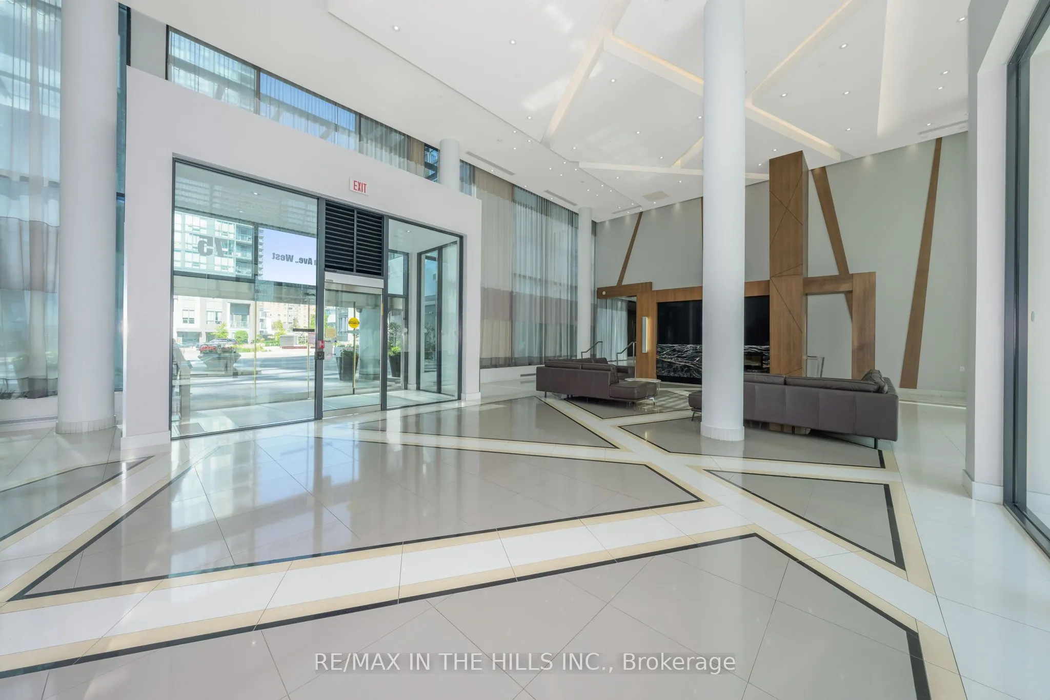 55 Eglinton Avenue W, #2007