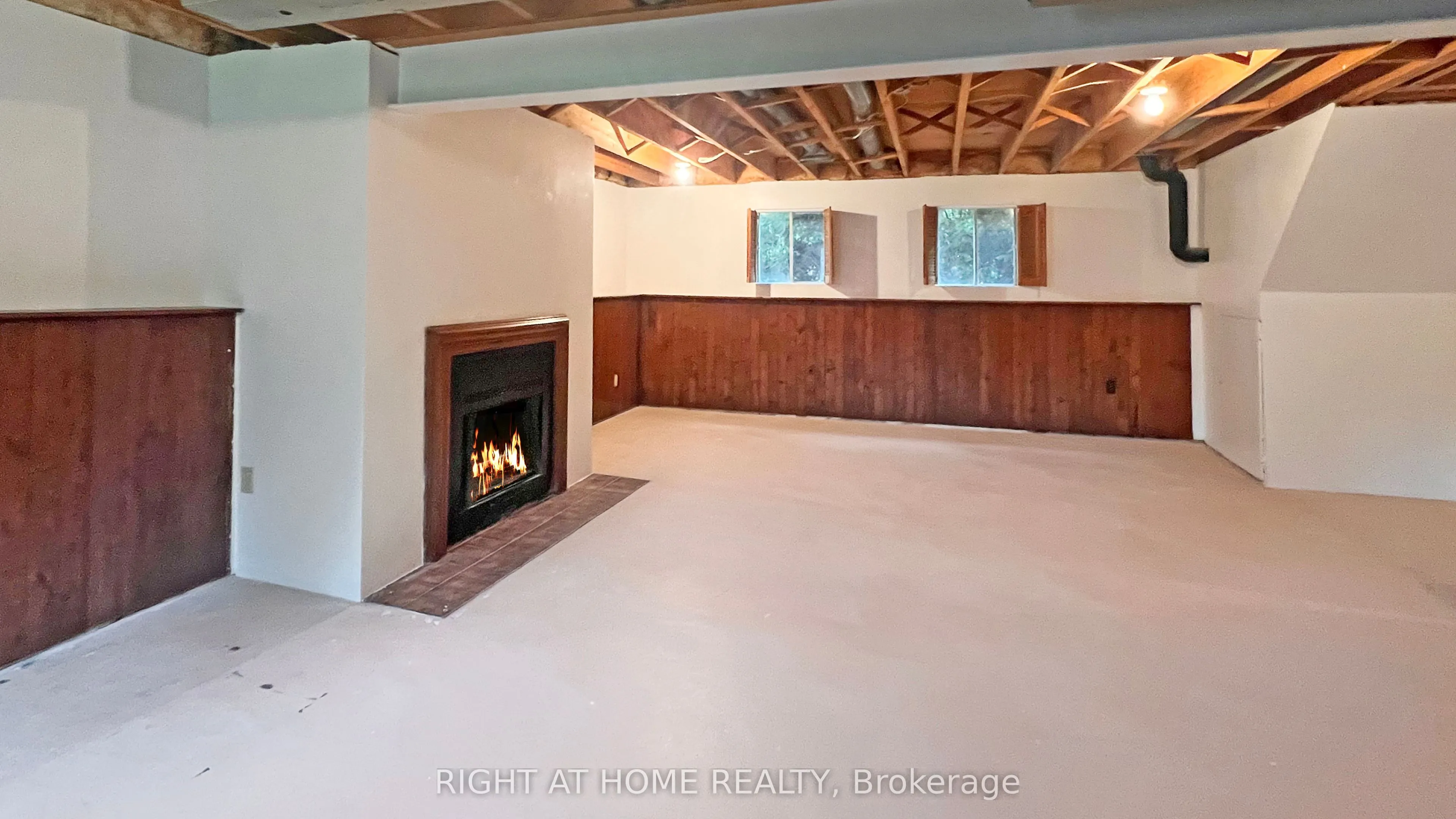294 Randall Crescent