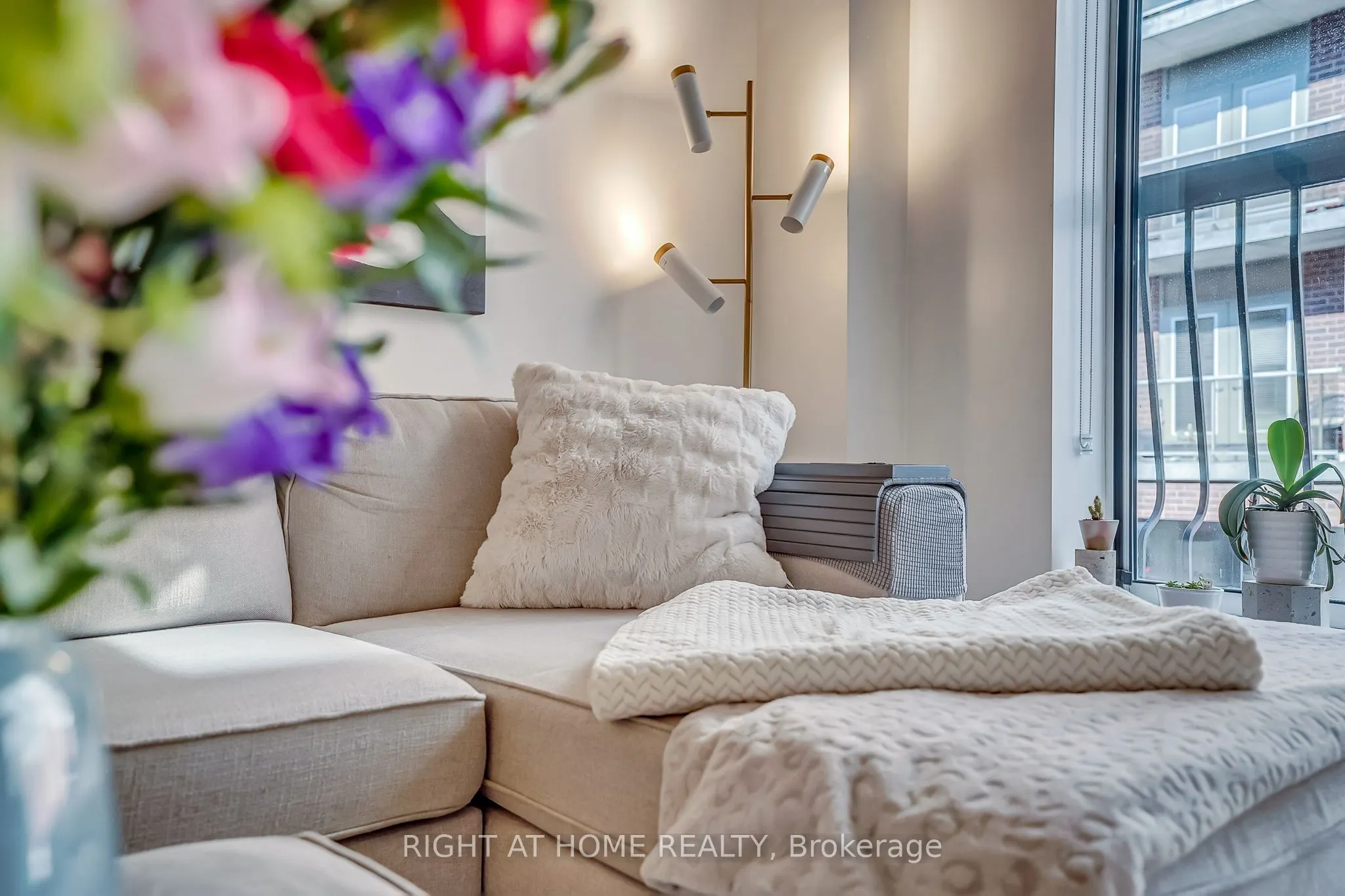 4198 Dundas Street W, #205