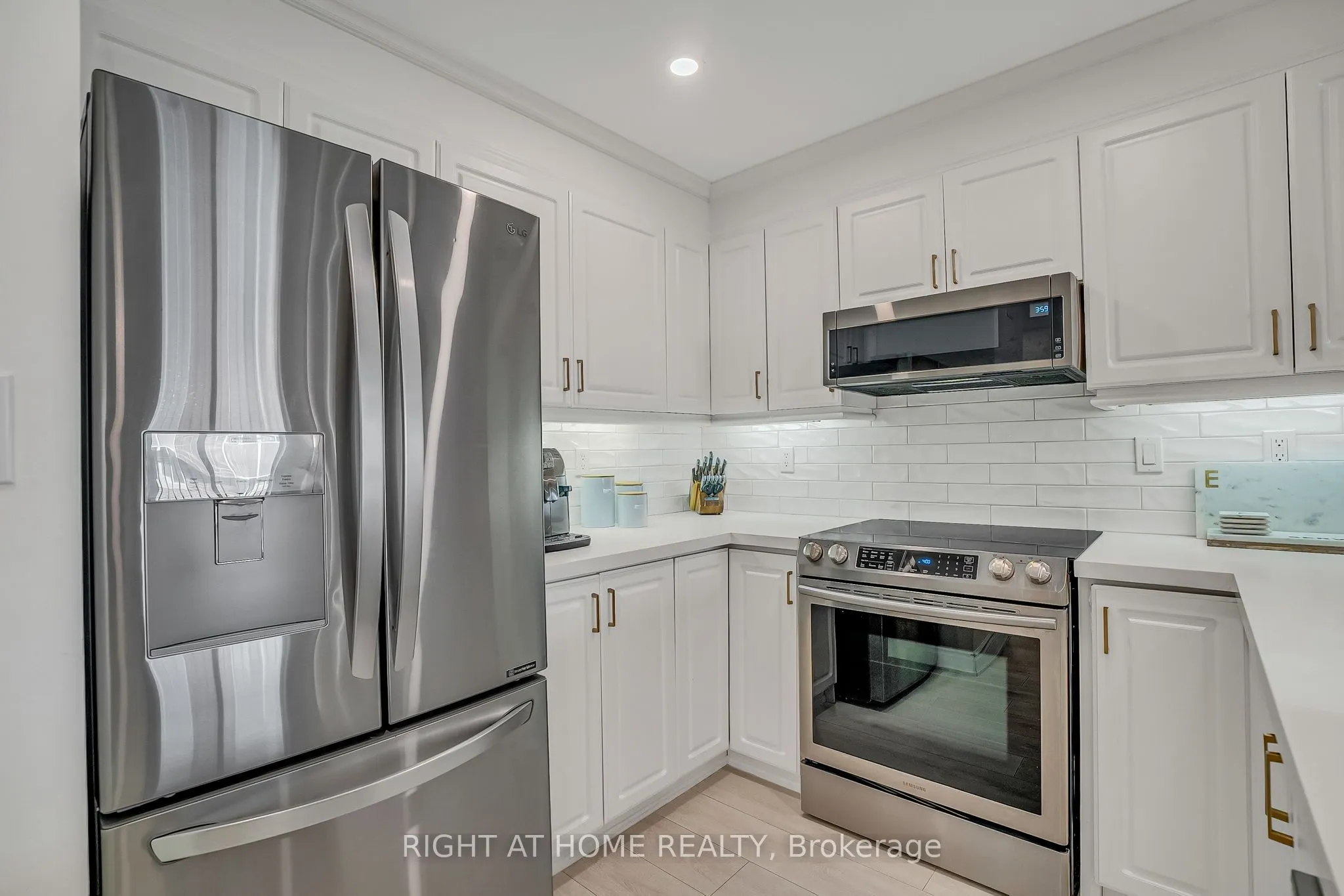 4198 Dundas Street W, #205