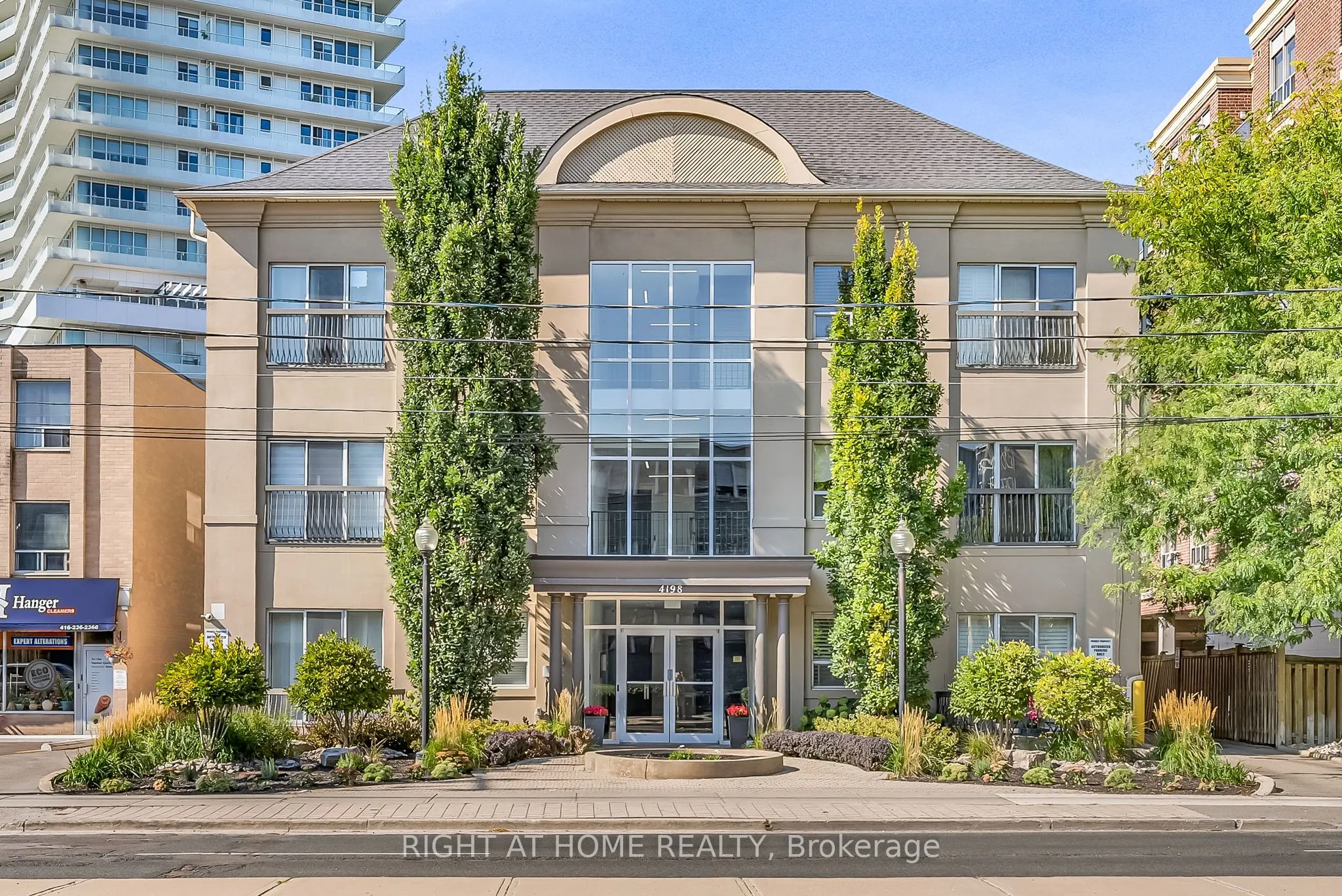 4198 Dundas Street W, #205
