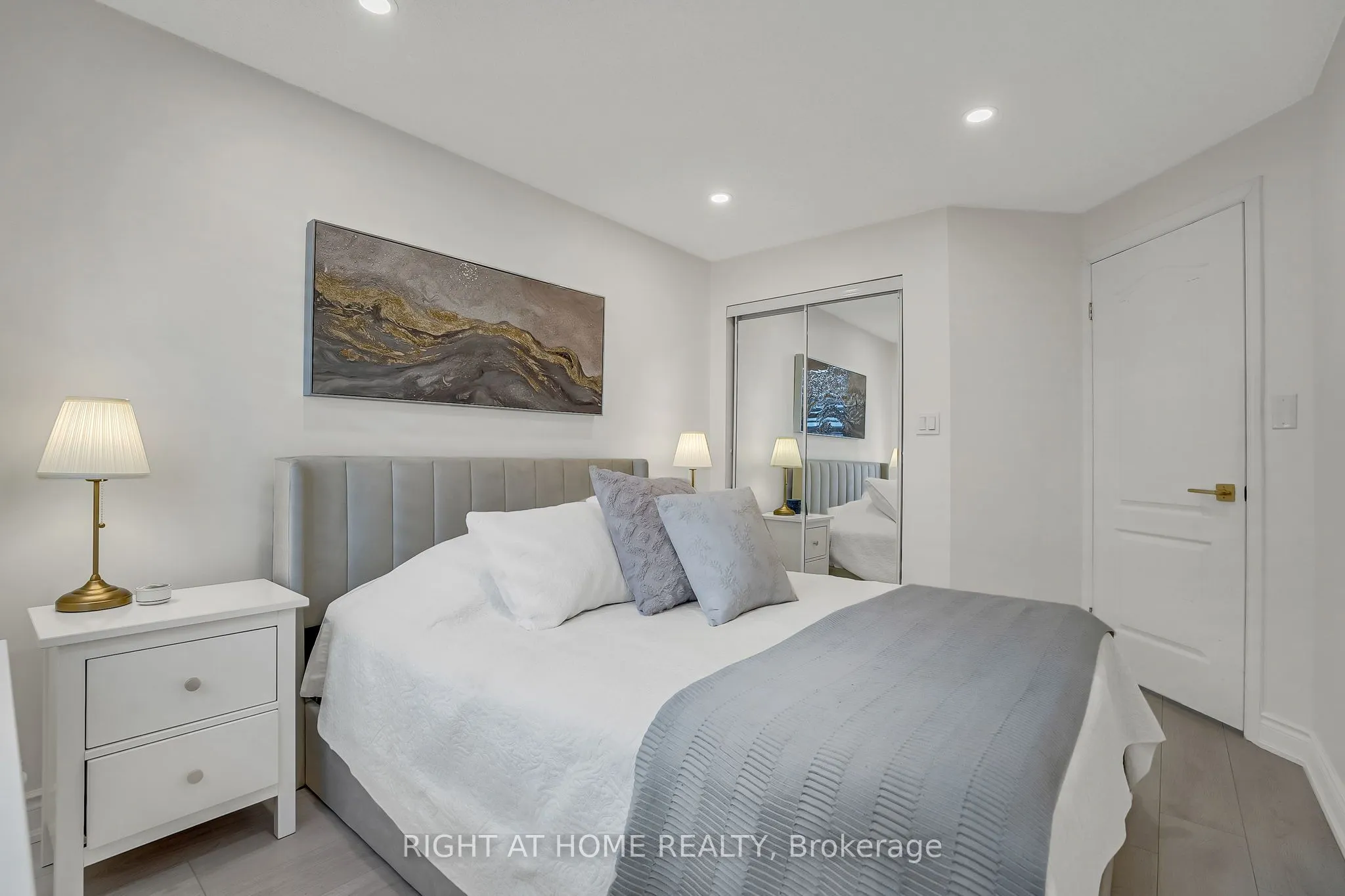 4198 Dundas Street W, #205