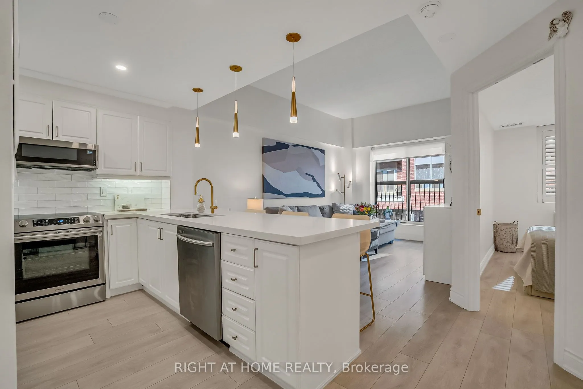 4198 Dundas Street W, #205