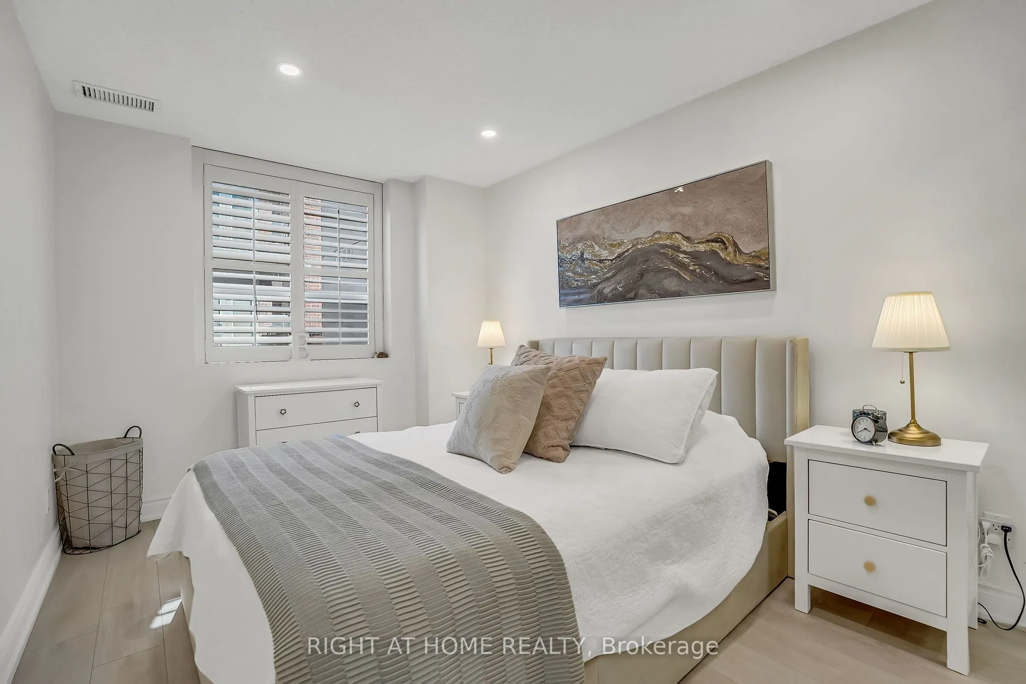 4198 Dundas Street W, #205