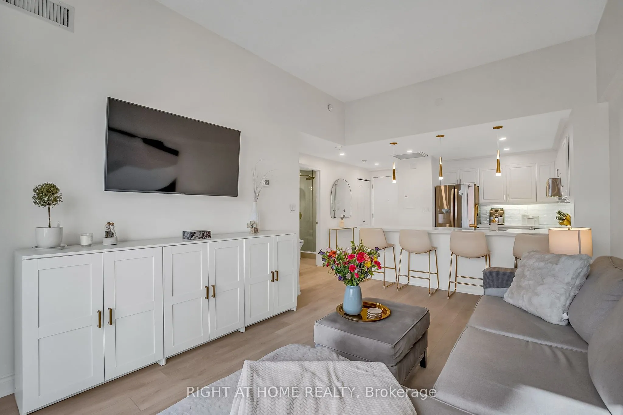 4198 Dundas Street W, #205