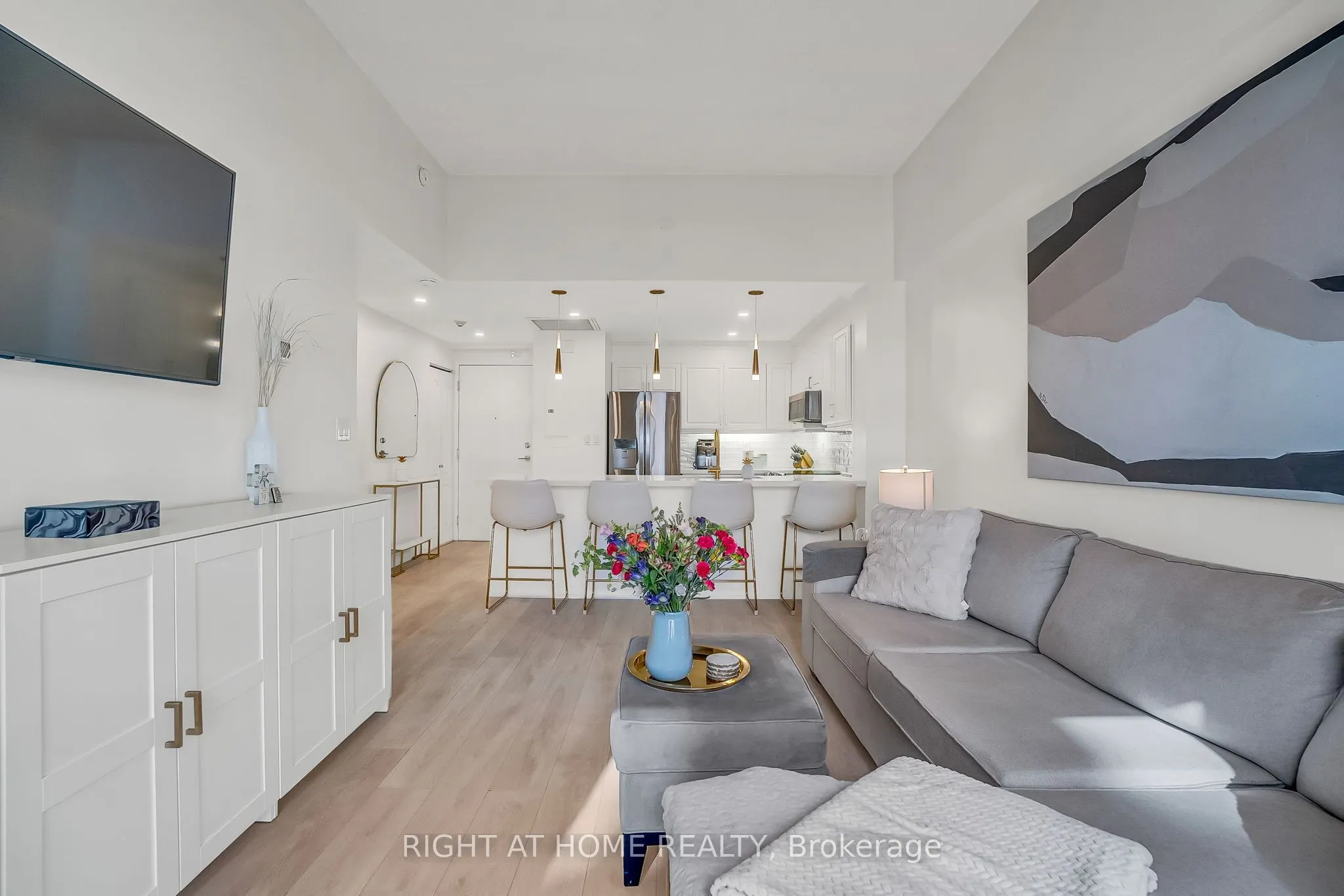 4198 Dundas Street W, #205