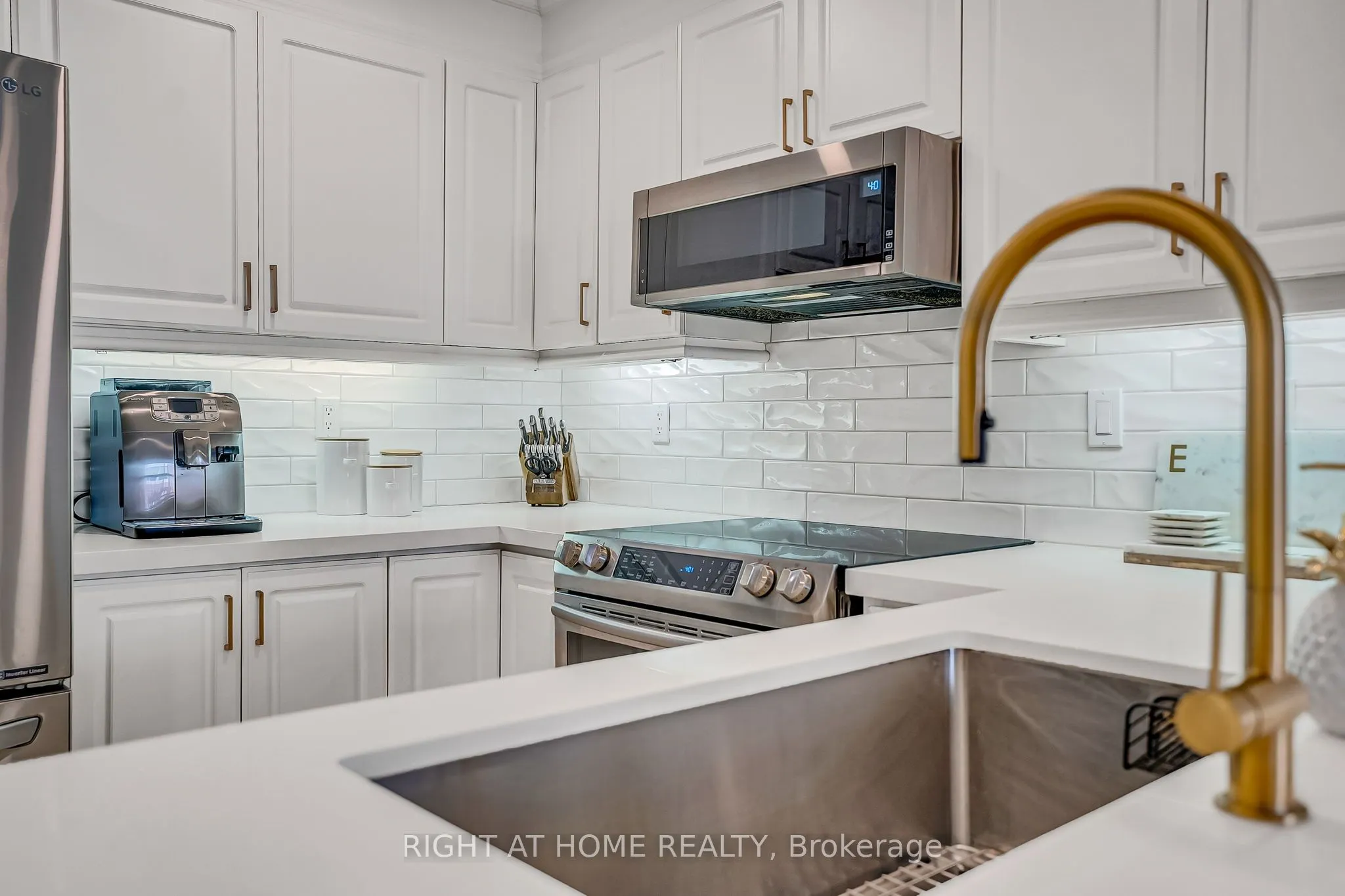 4198 Dundas Street W, #205