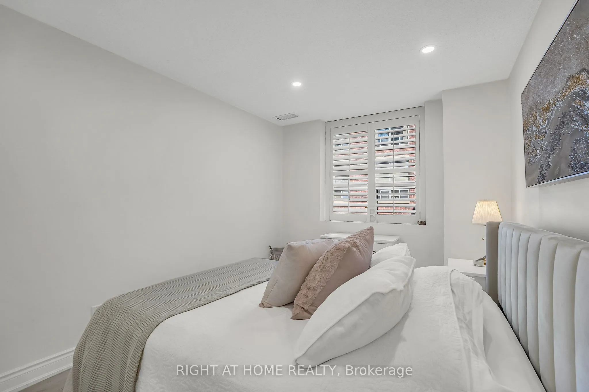 4198 Dundas Street W, #205
