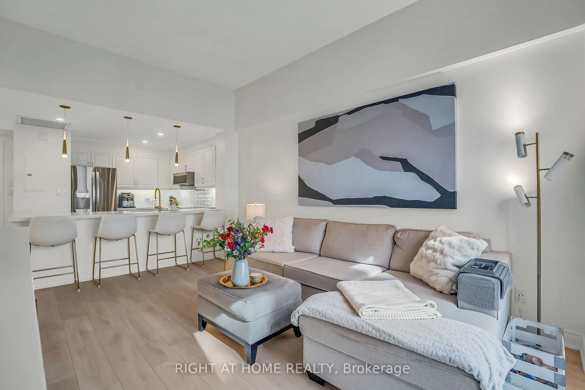 4198 Dundas Street W, #205