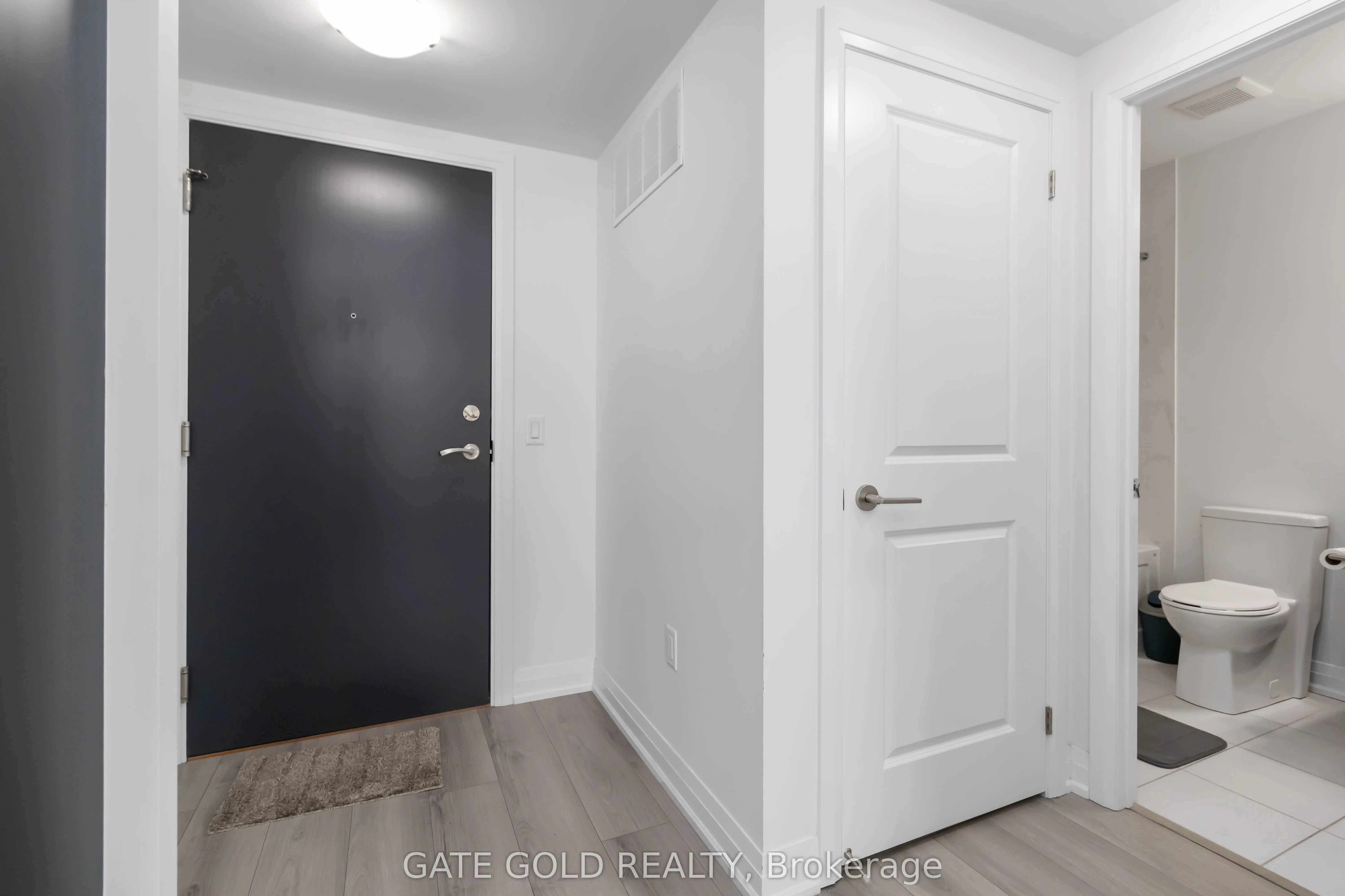 95 Attmar Drive, #206
