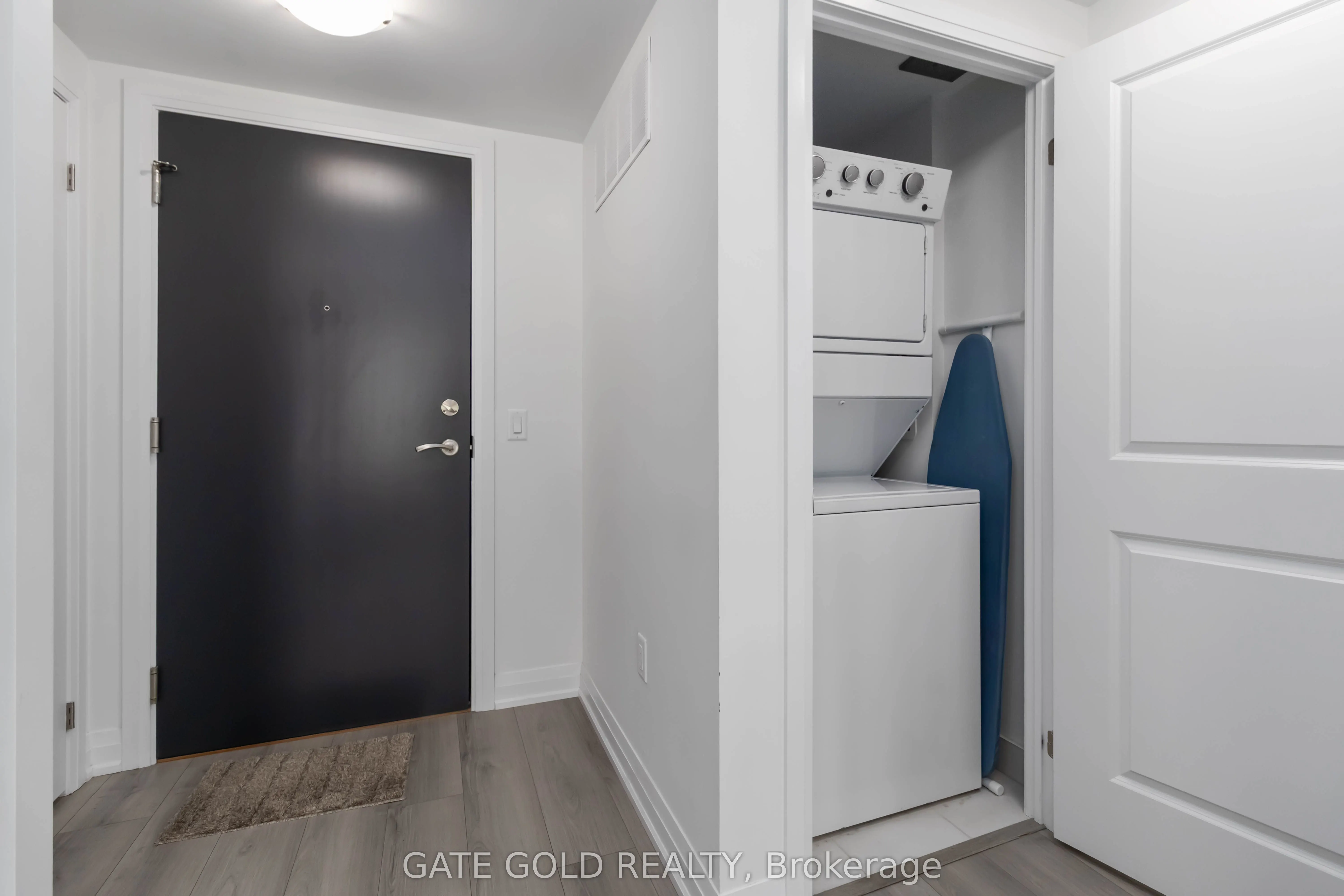 95 Attmar Drive, #206