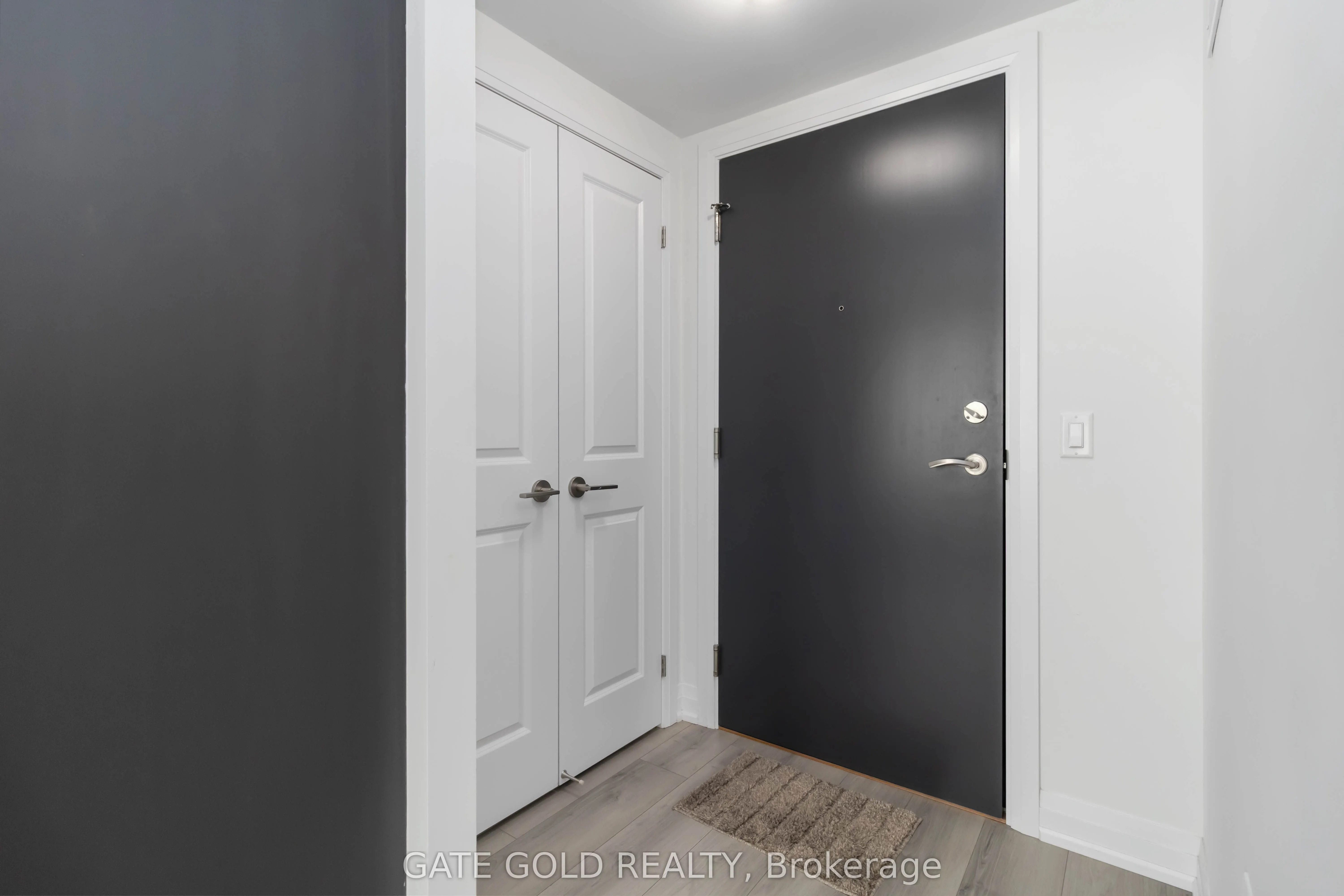 95 Attmar Drive, #206