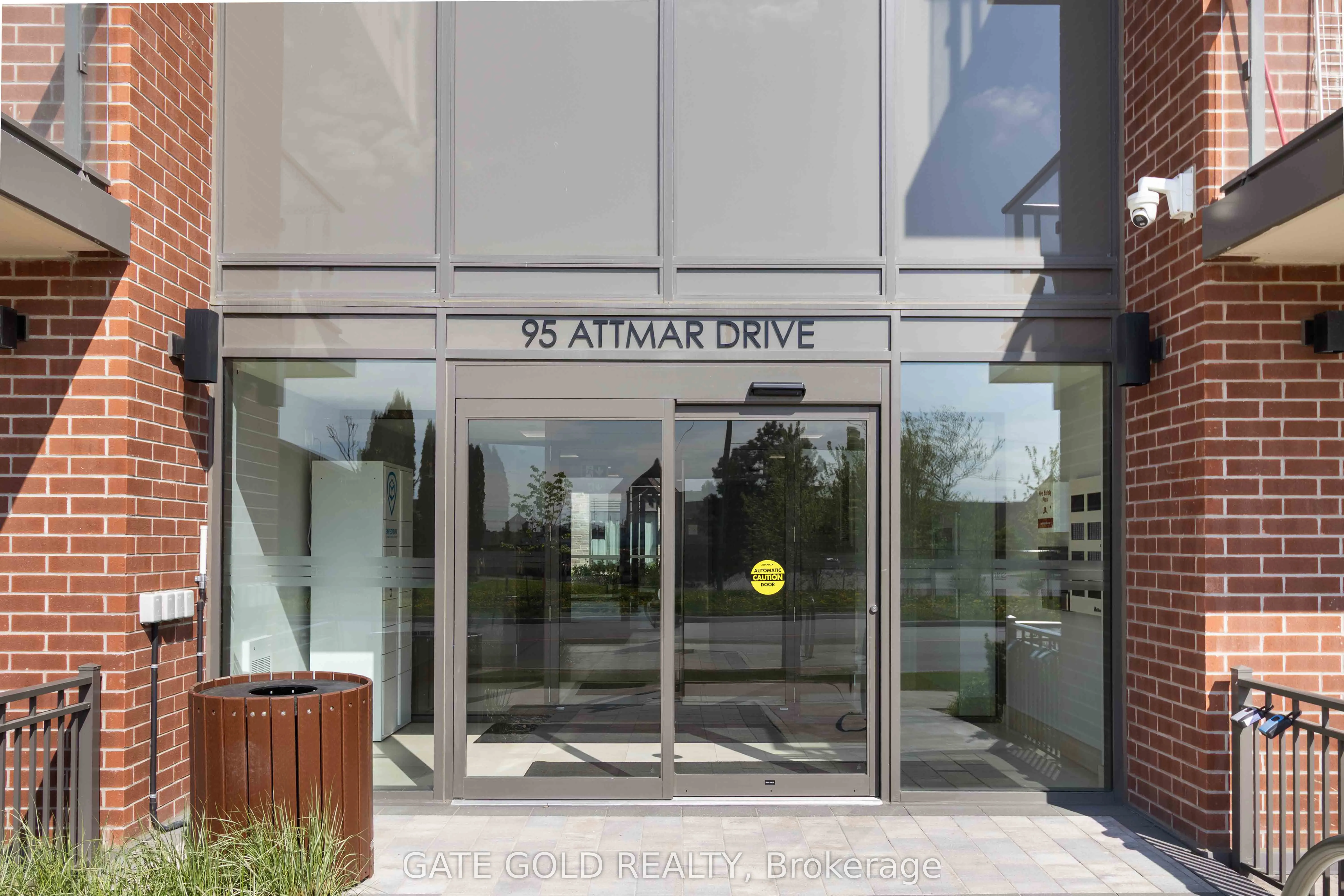 95 Attmar Drive, #206