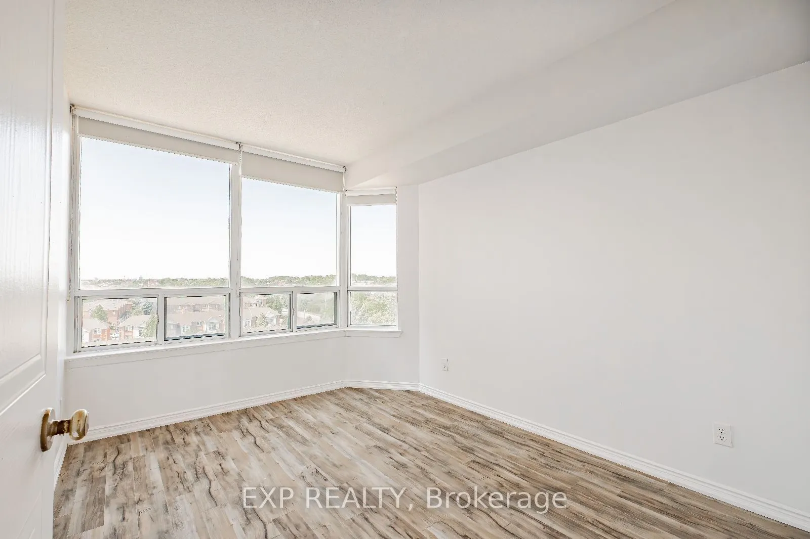 135 Hillcrest Avenue, #805