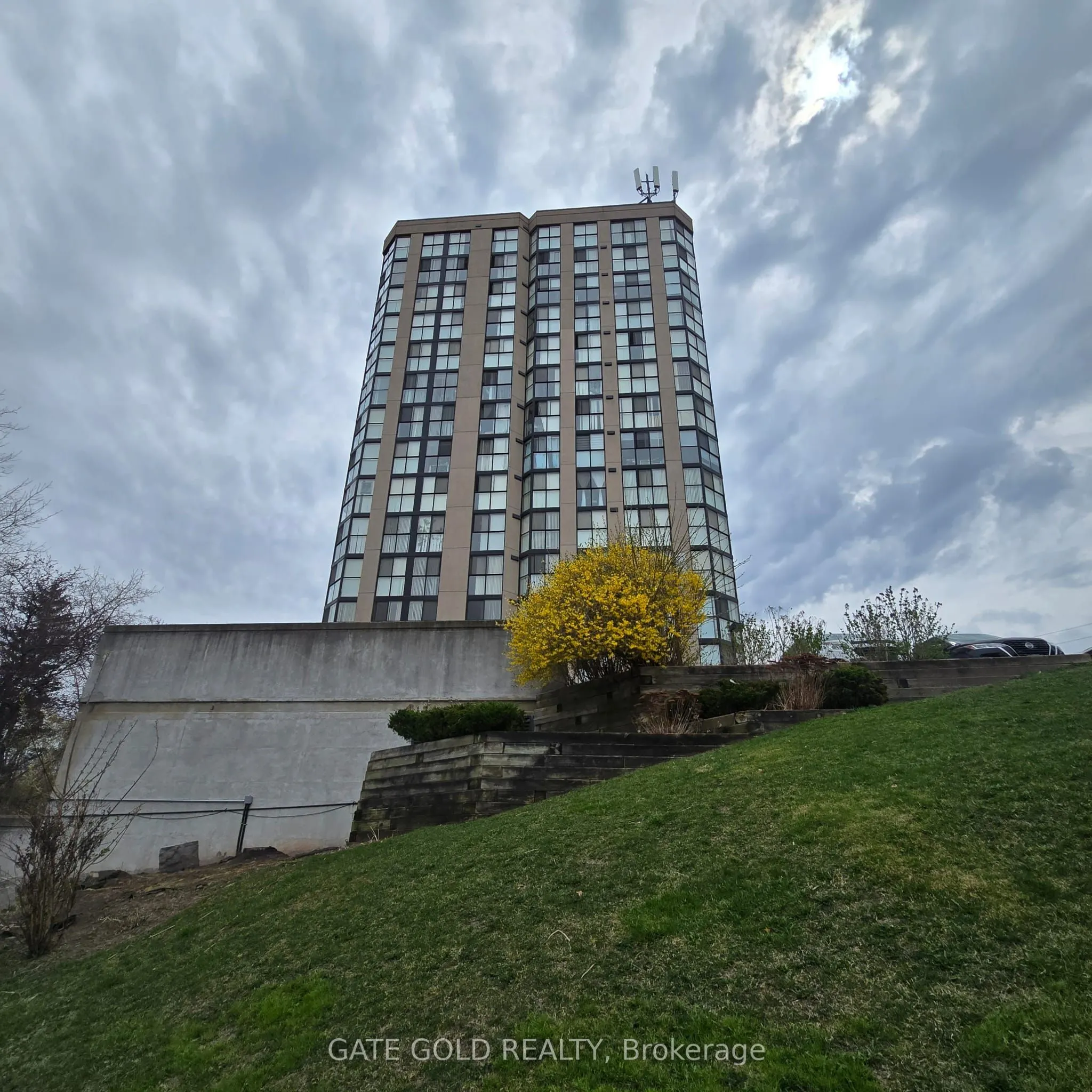 600 Rexdale Boulevard, #LPH2