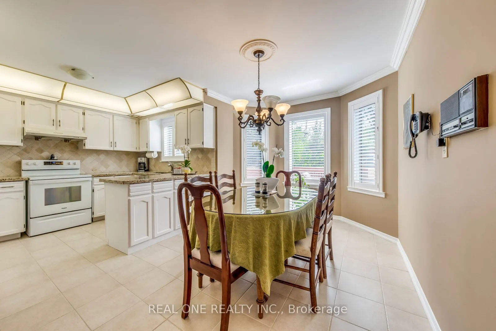 2082 Laurelwood Drive