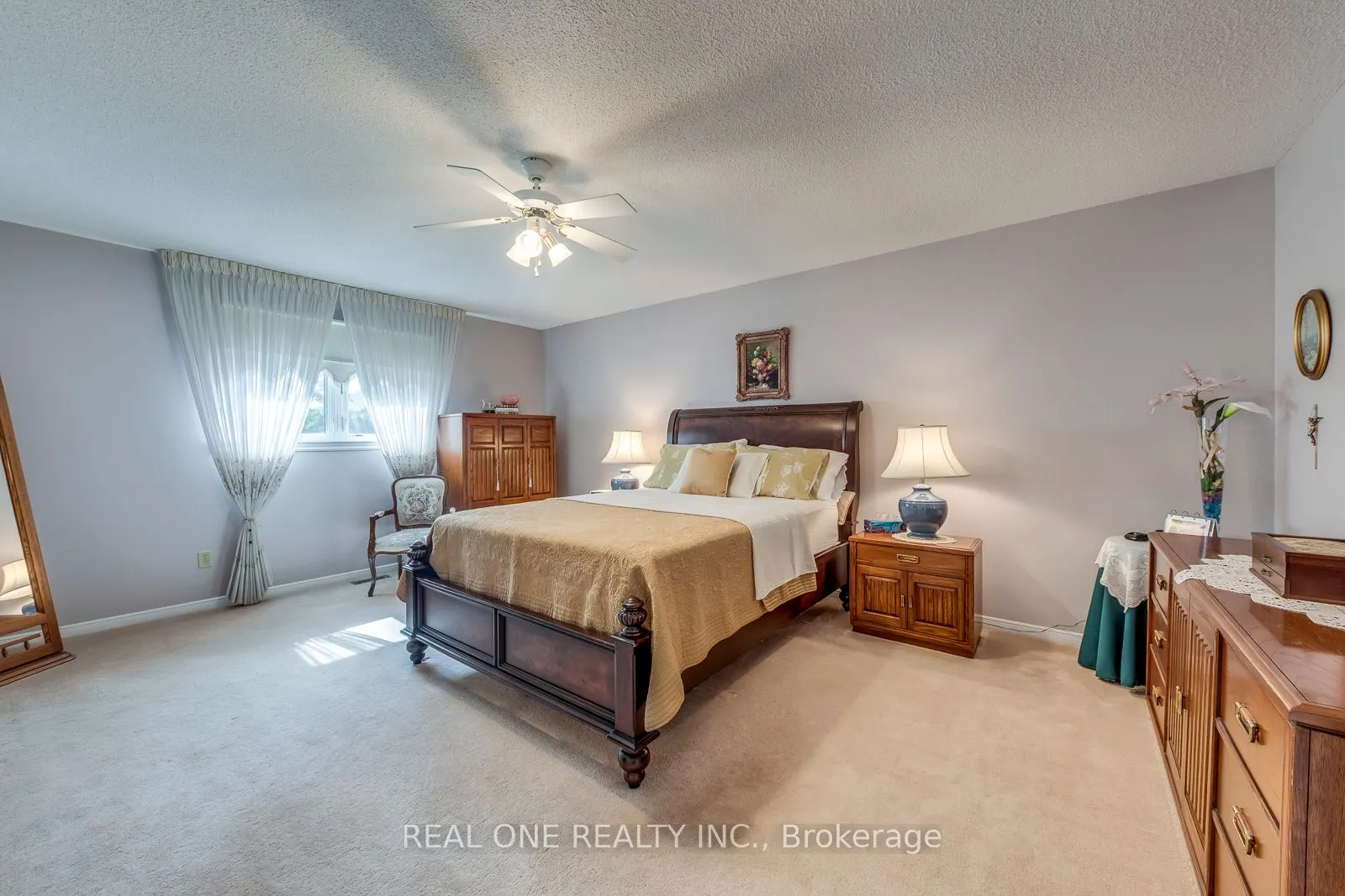 2082 Laurelwood Drive
