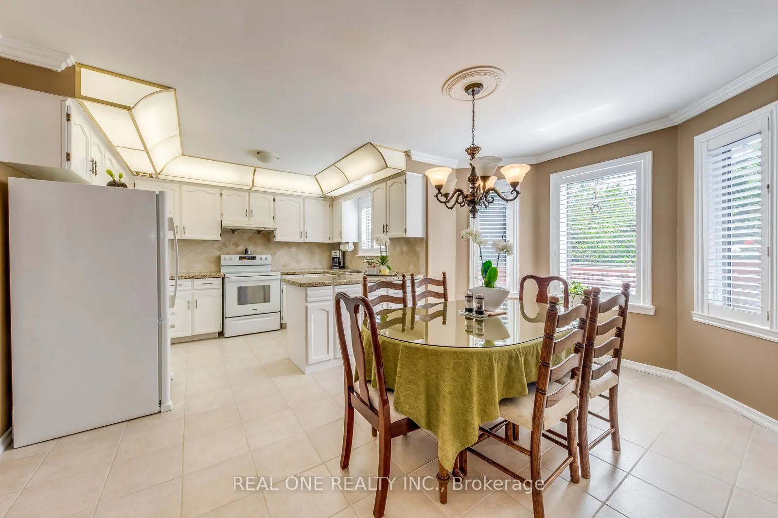 2082 Laurelwood Drive