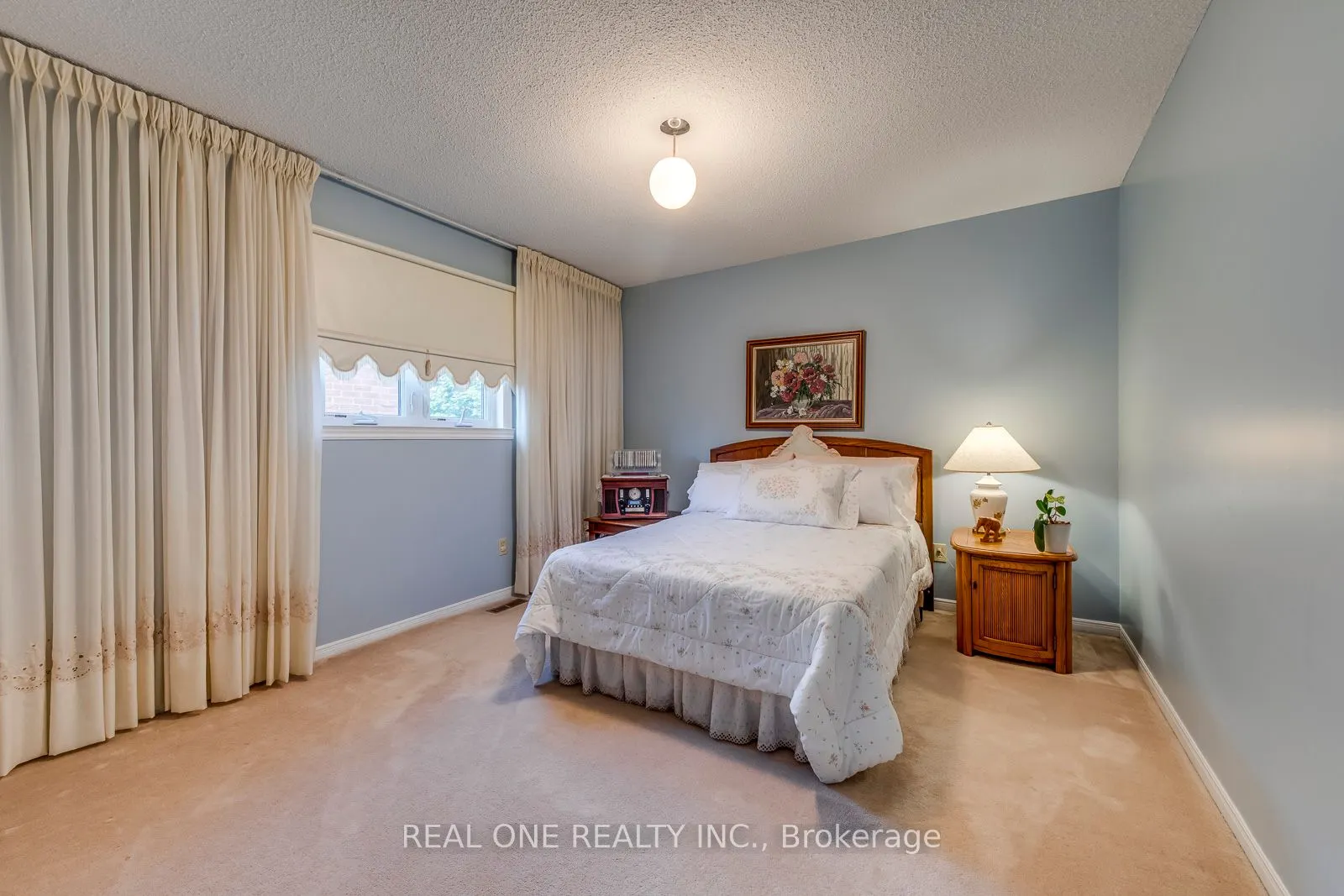 2082 Laurelwood Drive