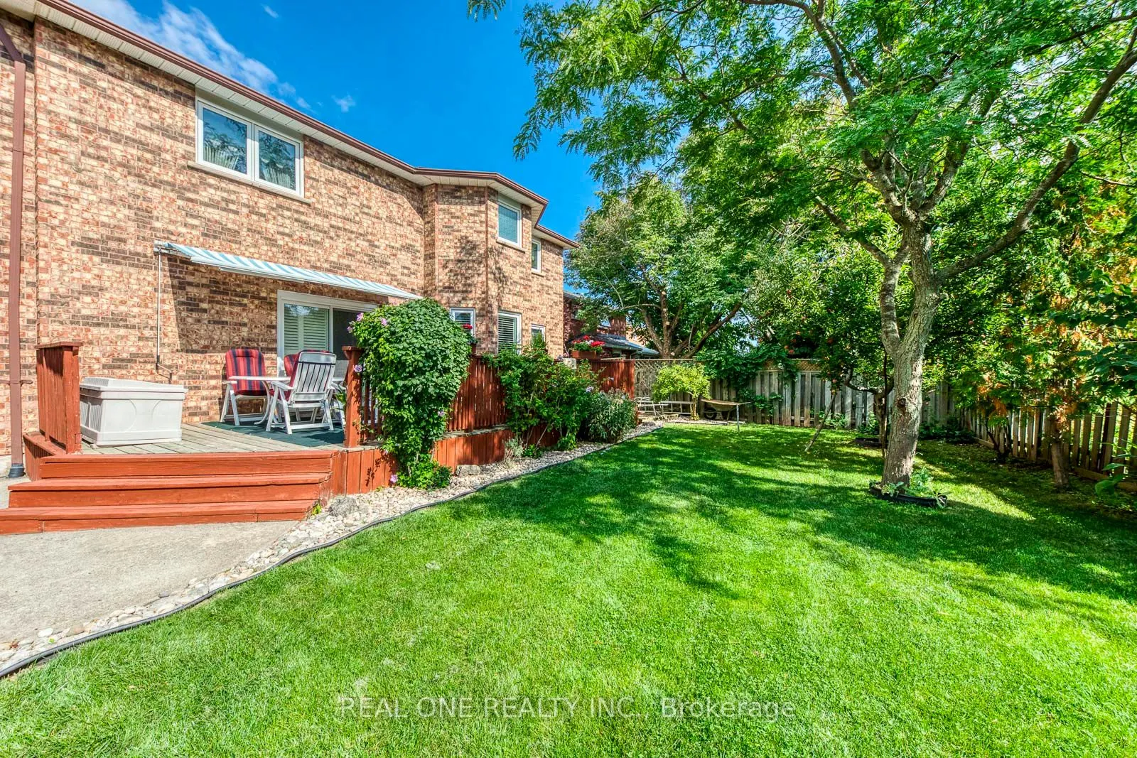 2082 Laurelwood Drive