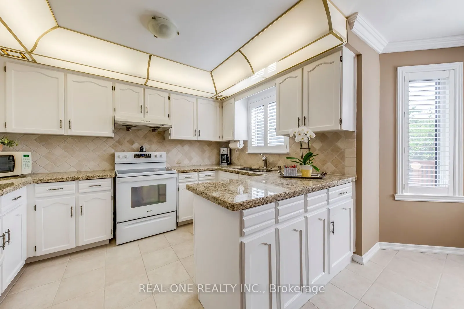 2082 Laurelwood Drive