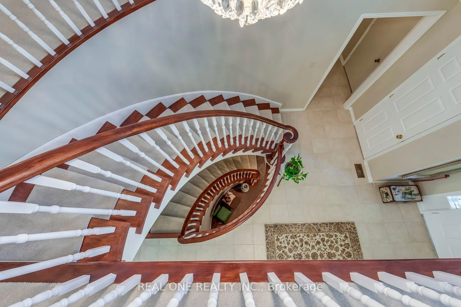 2082 Laurelwood Drive
