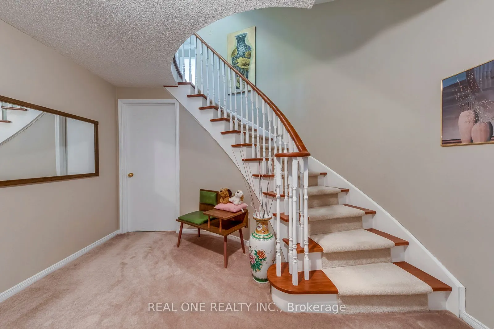 2082 Laurelwood Drive