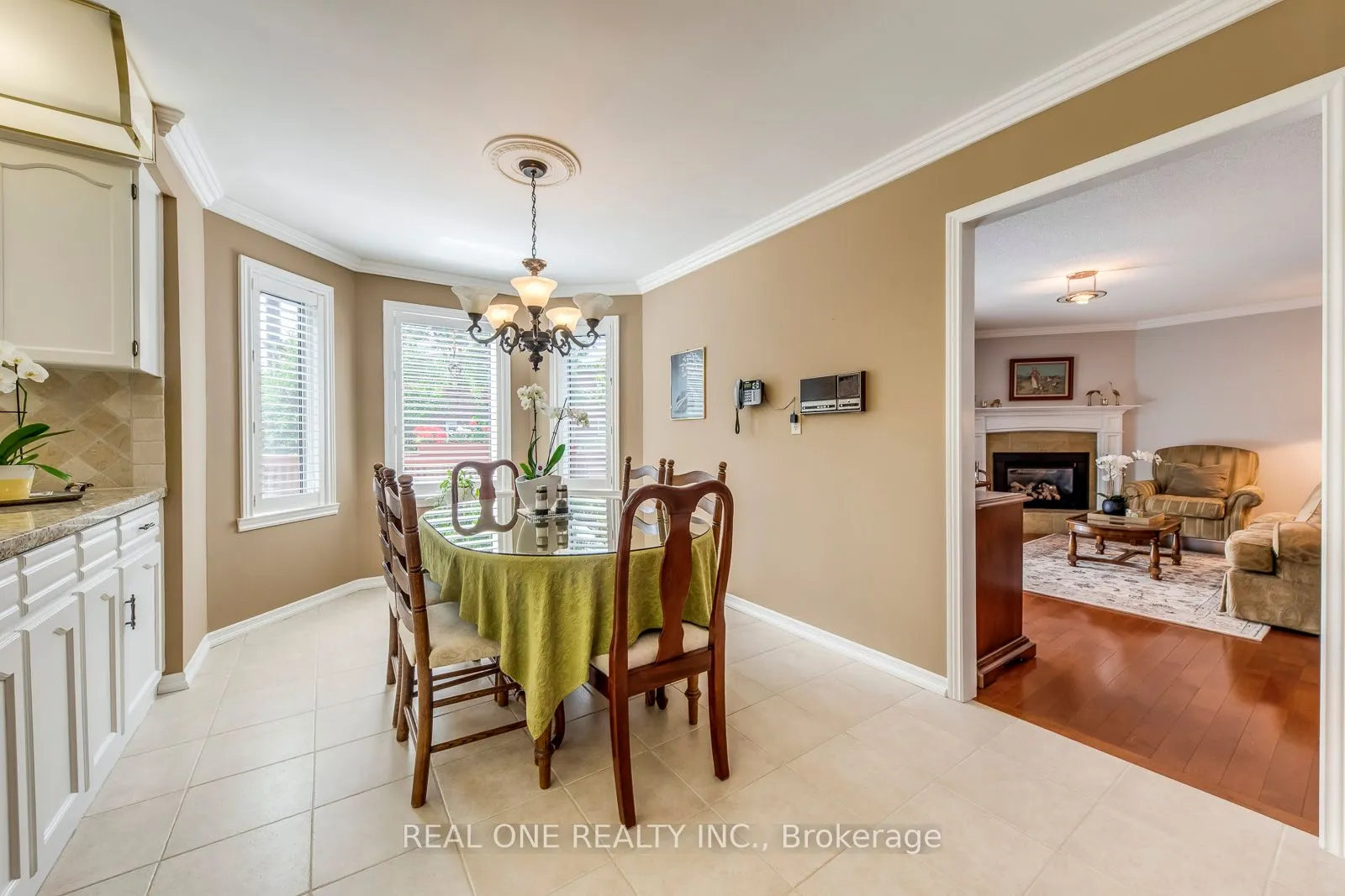 2082 Laurelwood Drive