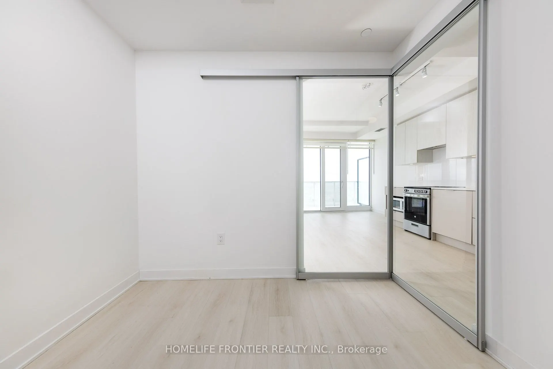 3900 Confederation Parkway, #2807