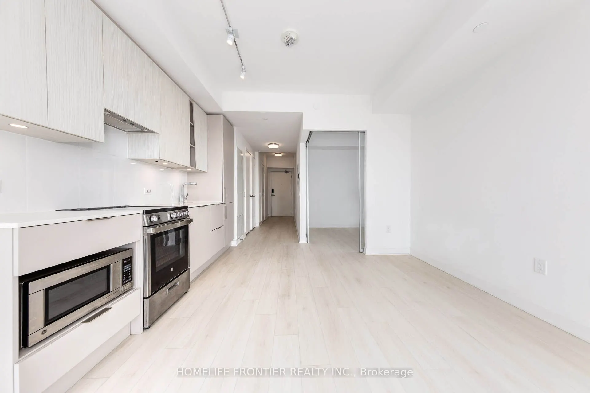 3900 Confederation Parkway, #2807