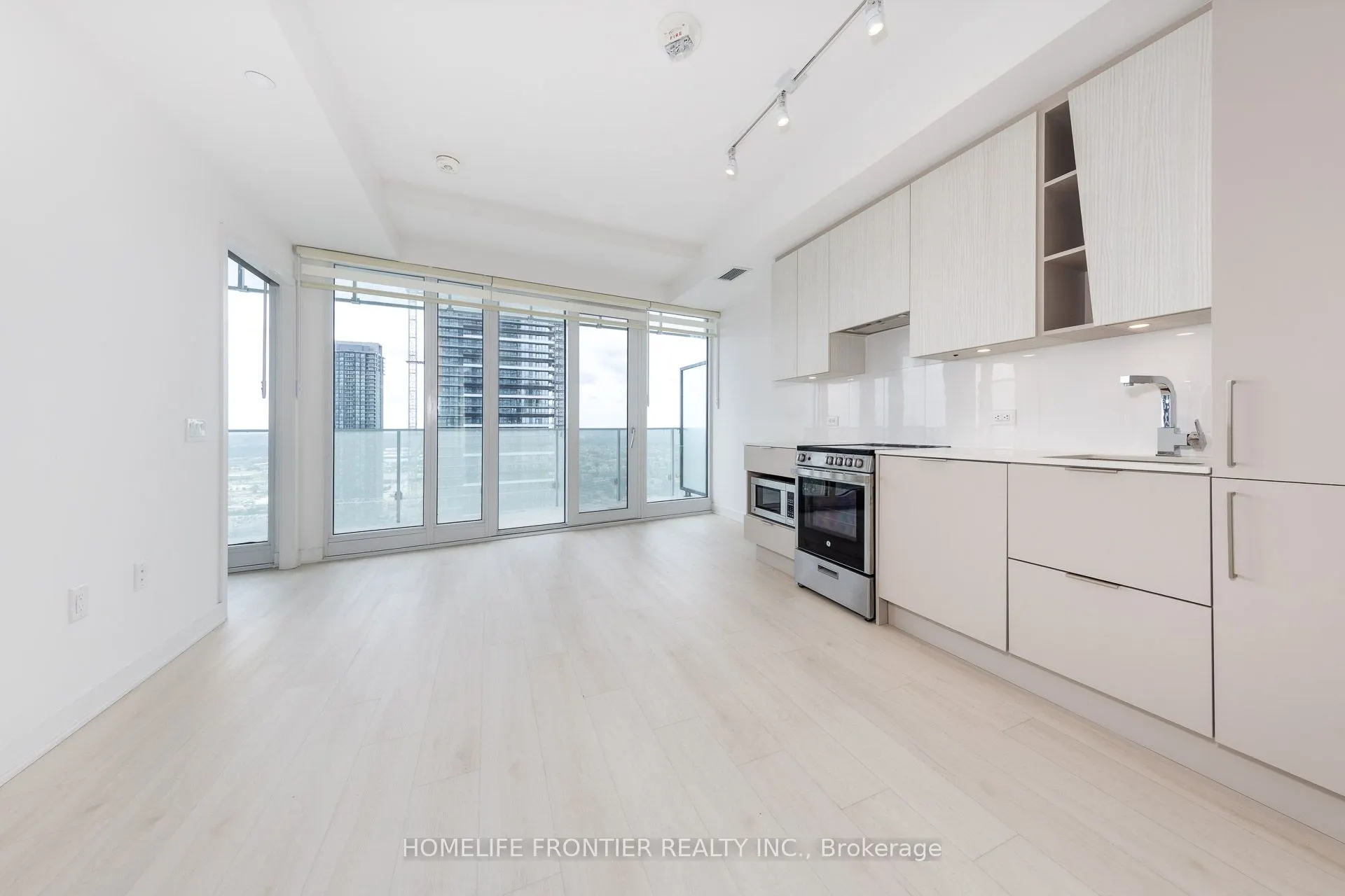 3900 Confederation Parkway, #2807