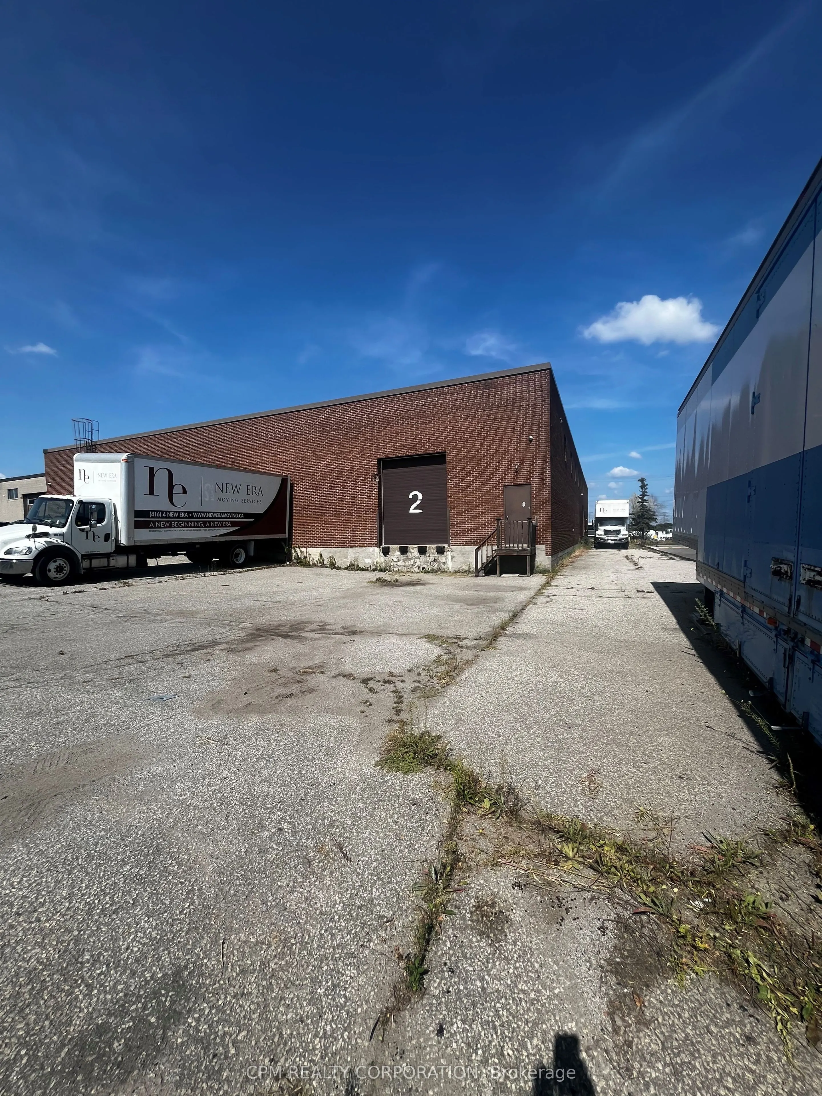 2525 Steeles Avenue W