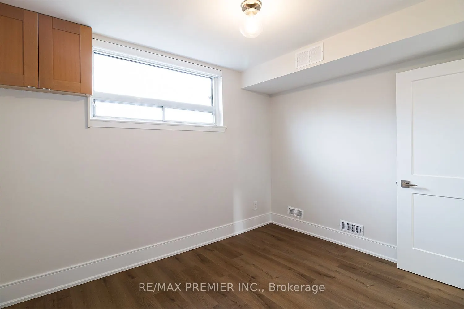 2461 Padstow Crescent