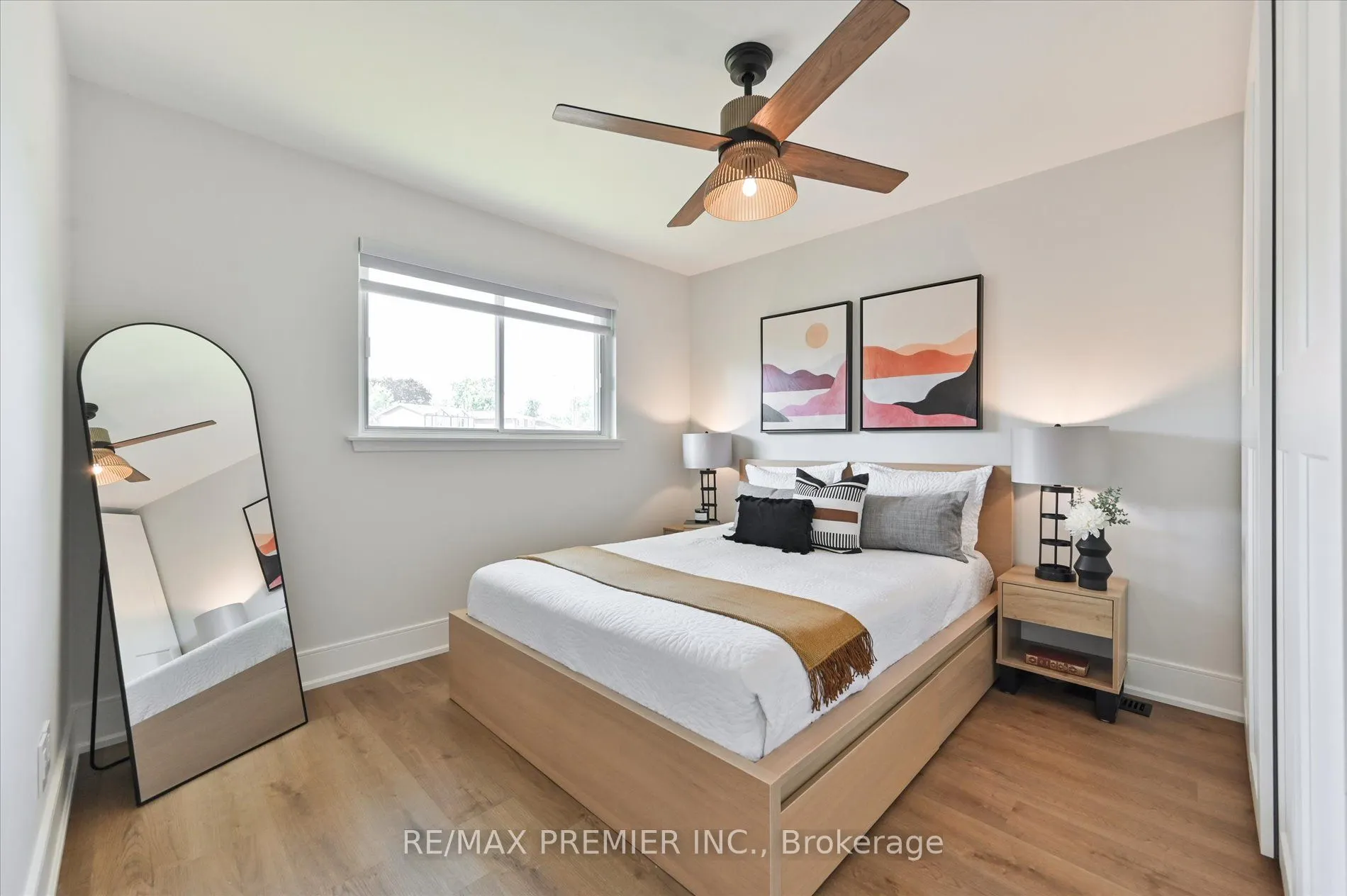 2461 Padstow Crescent