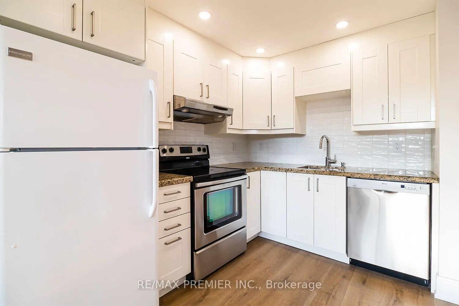 2461 Padstow Crescent