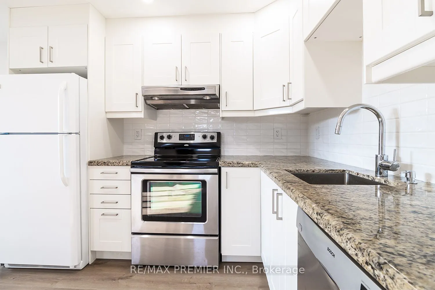 2461 Padstow Crescent