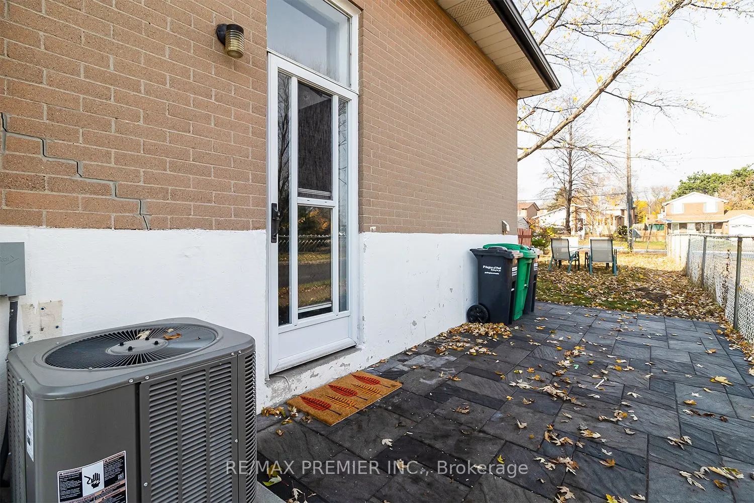2461 Padstow Crescent