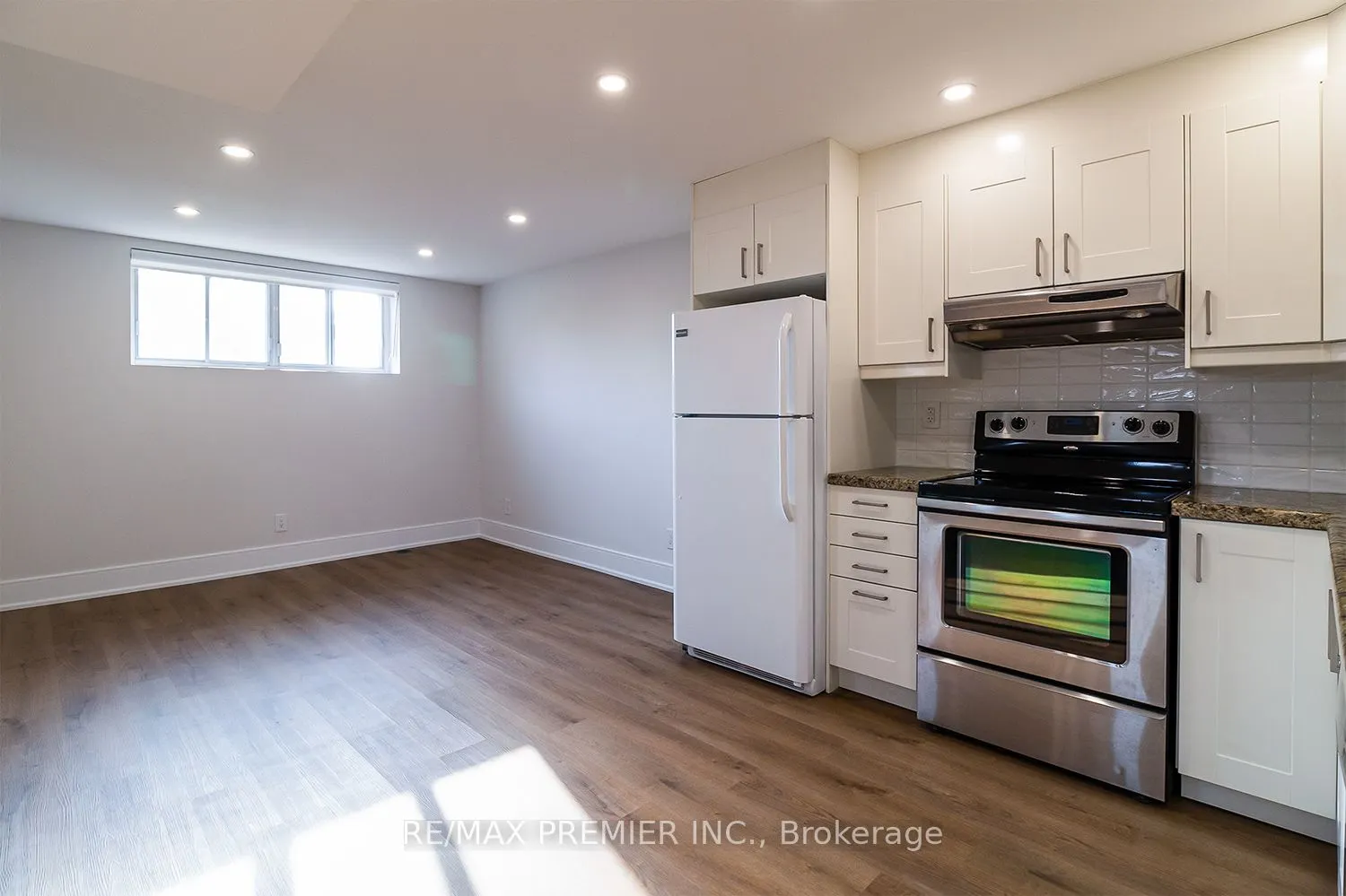 2461 Padstow Crescent
